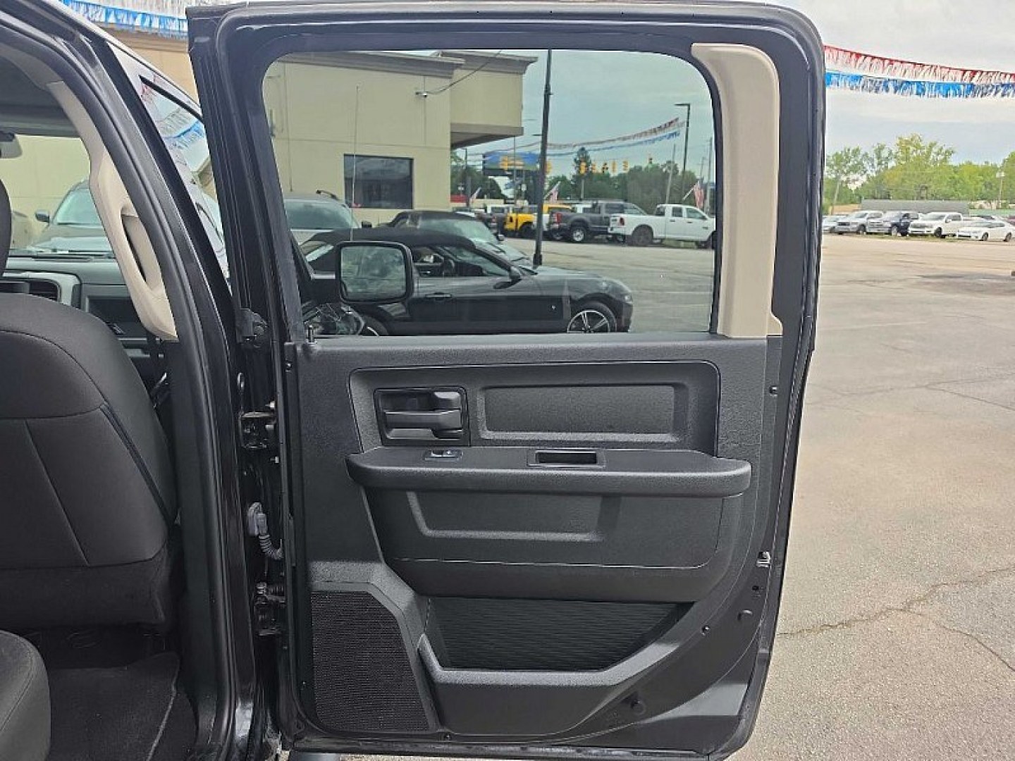 2019 BLACK /BLACK RAM 1500 Tradesman Crew Cab SWB 4WD (1C6RR7KT2KS) with an 5.7L V8 OHV 16V engine, 8A transmission, located at 3304 Woodville Road, Northwood, OH, 43619, (419) 210-8019, 41.612694, -83.480743 - Your #1 Destination for Auto Loans and mdash;No Matter Your Credit!At our dealership, we believe everyone deserves the opportunity to drive their dream car and mdash;whether you have good credit, bad credit, or no credit at all. With a wide selection of hundreds of cars, trucks, and SUVs, you'll fin- Photo#13