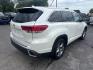 2017 WHITE /BLACK Toyota Highlander Limited AWD V6 (5TDDZRFH3HS) with an 3.5L V6 DOHC 24V engine, 6A transmission, located at 3304 Woodville Road, Northwood, OH, 43619, (419) 210-8019, 41.612694, -83.480743 - Your #1 Destination for Auto Loans and mdash;No Matter Your Credit!At our dealership, we believe everyone deserves the opportunity to drive their dream car and mdash;whether you have good credit, bad credit, or no credit at all. With a wide selection of hundreds of cars, trucks, and SUVs, you'll fin- Photo#4