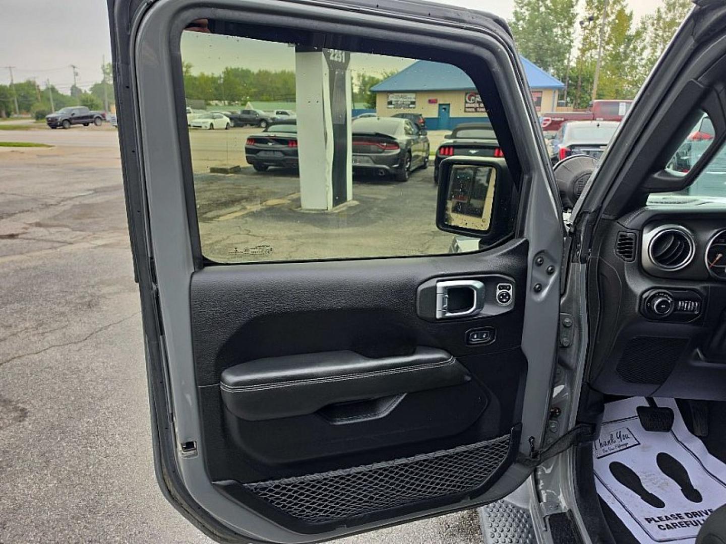 2019 GRAY /BLACK Jeep Wrangler Unlimited Sahara (1C4HJXEG2KW) with an 3.6L V6 DOHC 24V FFV engine, 6A transmission, located at 3304 Woodville Road, Northwood, OH, 43619, (419) 210-8019, 41.612694, -83.480743 - Your #1 Destination for Auto Loans and mdash;No Matter Your Credit!At our dealership, we believe everyone deserves the opportunity to drive their dream car and mdash;whether you have good credit, bad credit, or no credit at all. With a wide selection of hundreds of cars, trucks, and SUVs, you'll fin- Photo#8