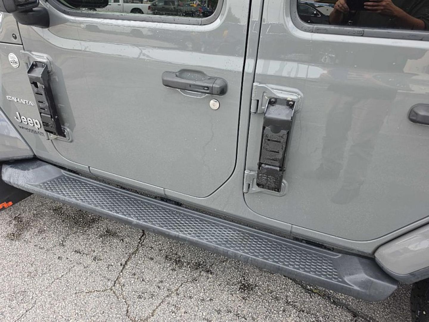 2019 GRAY /BLACK Jeep Wrangler Unlimited Sahara (1C4HJXEG2KW) with an 3.6L V6 DOHC 24V FFV engine, 6A transmission, located at 3304 Woodville Road, Northwood, OH, 43619, (419) 210-8019, 41.612694, -83.480743 - Your #1 Destination for Auto Loans and mdash;No Matter Your Credit!At our dealership, we believe everyone deserves the opportunity to drive their dream car and mdash;whether you have good credit, bad credit, or no credit at all. With a wide selection of hundreds of cars, trucks, and SUVs, you'll fin- Photo#10