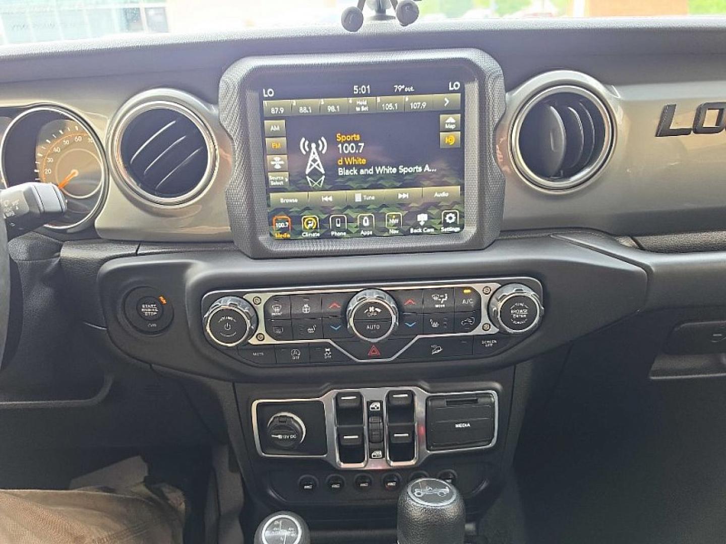 2019 GRAY /BLACK Jeep Wrangler Unlimited Sahara (1C4HJXEG2KW) with an 3.6L V6 DOHC 24V FFV engine, 6A transmission, located at 3304 Woodville Road, Northwood, OH, 43619, (419) 210-8019, 41.612694, -83.480743 - Your #1 Destination for Auto Loans and mdash;No Matter Your Credit!At our dealership, we believe everyone deserves the opportunity to drive their dream car and mdash;whether you have good credit, bad credit, or no credit at all. With a wide selection of hundreds of cars, trucks, and SUVs, you'll fin- Photo#19