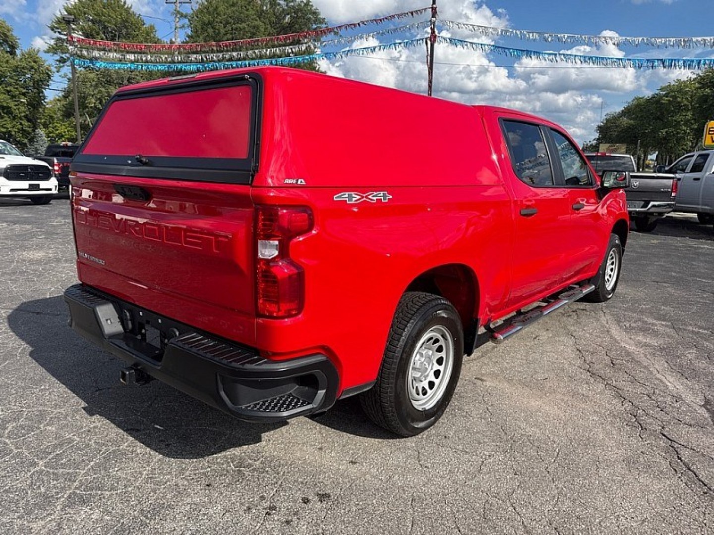 2022 RED /BLACK Chevrolet Silverado 1500 Work Truck Crew Cab 4WD (1GCPDAEKXNZ) with an 2.7L L4 DOHC 16V TURBO engine, 6A transmission, located at 3304 Woodville Road, Northwood, OH, 43619, (419) 210-8019, 41.612694, -83.480743 - Your #1 Destination for Auto Loans and mdash;No Matter Your Credit!At our dealership, we believe everyone deserves the opportunity to drive their dream car and mdash;whether you have good credit, bad credit, or no credit at all. With a wide selection of hundreds of cars, trucks, and SUVs, you'll fin- Photo#4