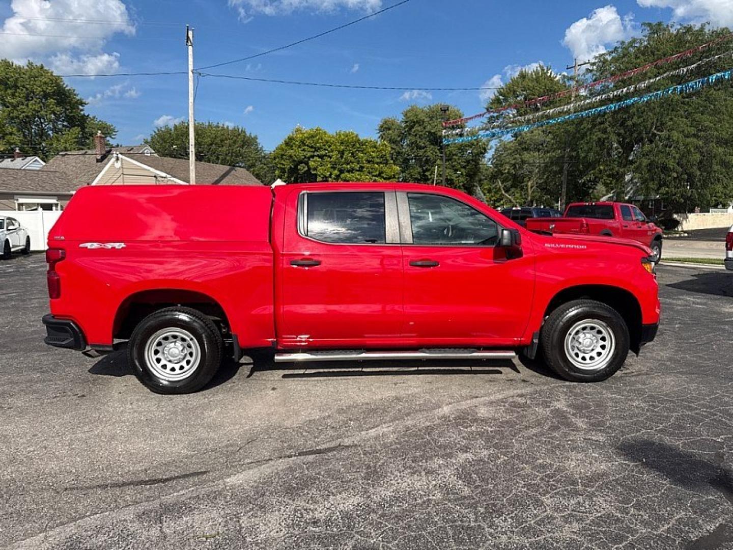 2022 RED /BLACK Chevrolet Silverado 1500 Work Truck Crew Cab 4WD (1GCPDAEKXNZ) with an 2.7L L4 DOHC 16V TURBO engine, 6A transmission, located at 3304 Woodville Road, Northwood, OH, 43619, (419) 210-8019, 41.612694, -83.480743 - Your #1 Destination for Auto Loans and mdash;No Matter Your Credit!At our dealership, we believe everyone deserves the opportunity to drive their dream car and mdash;whether you have good credit, bad credit, or no credit at all. With a wide selection of hundreds of cars, trucks, and SUVs, you'll fin- Photo#5
