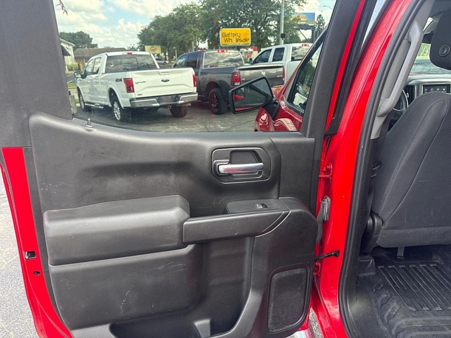2022 RED /BLACK Chevrolet Silverado 1500 Work Truck Crew Cab 4WD (1GCPDAEKXNZ) with an 2.7L L4 DOHC 16V TURBO engine, 6A transmission, located at 3304 Woodville Road, Northwood, OH, 43619, (419) 210-8019, 41.612694, -83.480743 - Your #1 Destination for Auto Loans and mdash;No Matter Your Credit!At our dealership, we believe everyone deserves the opportunity to drive their dream car and mdash;whether you have good credit, bad credit, or no credit at all. With a wide selection of hundreds of cars, trucks, and SUVs, you'll fin- Photo#13