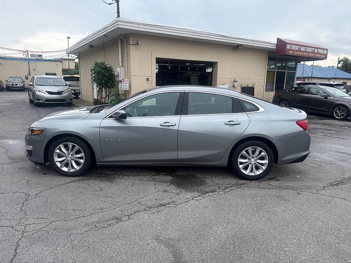 2023 GRAY /GRAY Chevrolet Malibu 1LT (1G1ZD5STXPF) with an 1.5L L4 DOHC 16V engine, 6A transmission, located at 3304 Woodville Road, Northwood, OH, 43619, (419) 210-8019, 41.612694, -83.480743 - Your #1 Destination for Auto Loans and mdash;No Matter Your Credit!At our dealership, we believe everyone deserves the opportunity to drive their dream car and mdash;whether you have good credit, bad credit, or no credit at all. With a wide selection of hundreds of cars, trucks, and SUVs, you'll fin- Photo#1