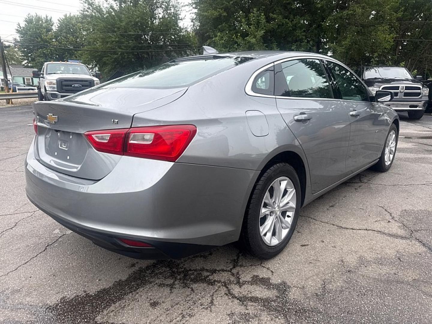 2023 GRAY /GRAY Chevrolet Malibu 1LT (1G1ZD5STXPF) with an 1.5L L4 DOHC 16V engine, 6A transmission, located at 3304 Woodville Road, Northwood, OH, 43619, (419) 210-8019, 41.612694, -83.480743 - Your #1 Destination for Auto Loans and mdash;No Matter Your Credit!At our dealership, we believe everyone deserves the opportunity to drive their dream car and mdash;whether you have good credit, bad credit, or no credit at all. With a wide selection of hundreds of cars, trucks, and SUVs, you'll fin- Photo#4