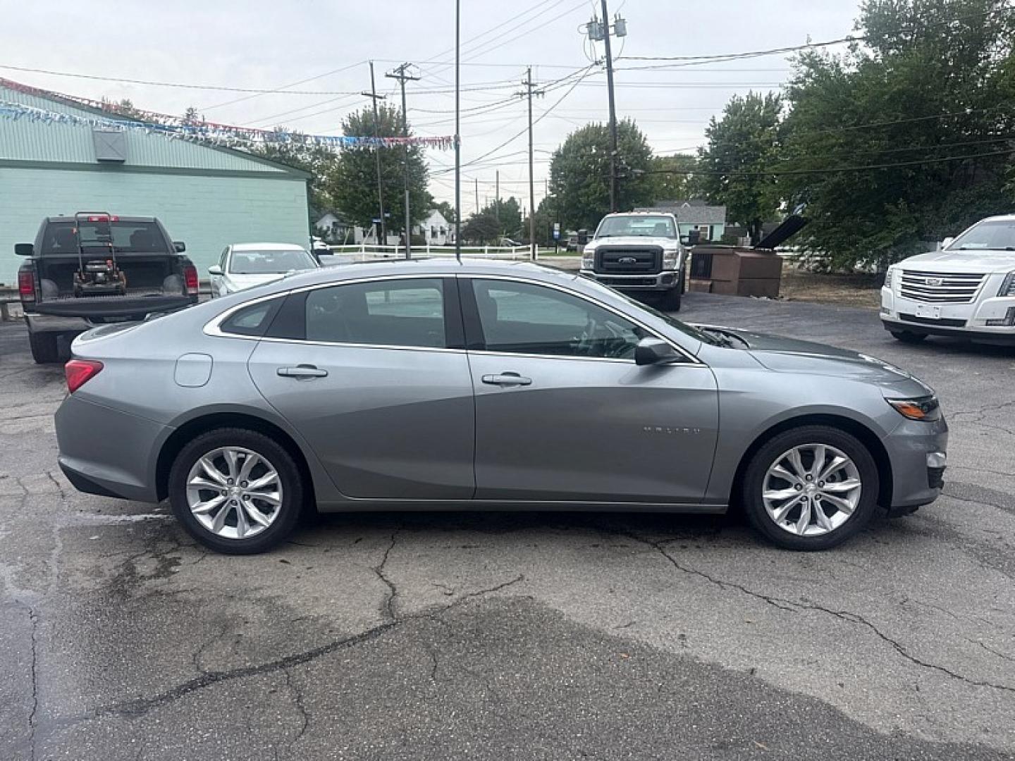 2023 GRAY /GRAY Chevrolet Malibu 1LT (1G1ZD5STXPF) with an 1.5L L4 DOHC 16V engine, 6A transmission, located at 3304 Woodville Road, Northwood, OH, 43619, (419) 210-8019, 41.612694, -83.480743 - Your #1 Destination for Auto Loans and mdash;No Matter Your Credit!At our dealership, we believe everyone deserves the opportunity to drive their dream car and mdash;whether you have good credit, bad credit, or no credit at all. With a wide selection of hundreds of cars, trucks, and SUVs, you'll fin- Photo#5