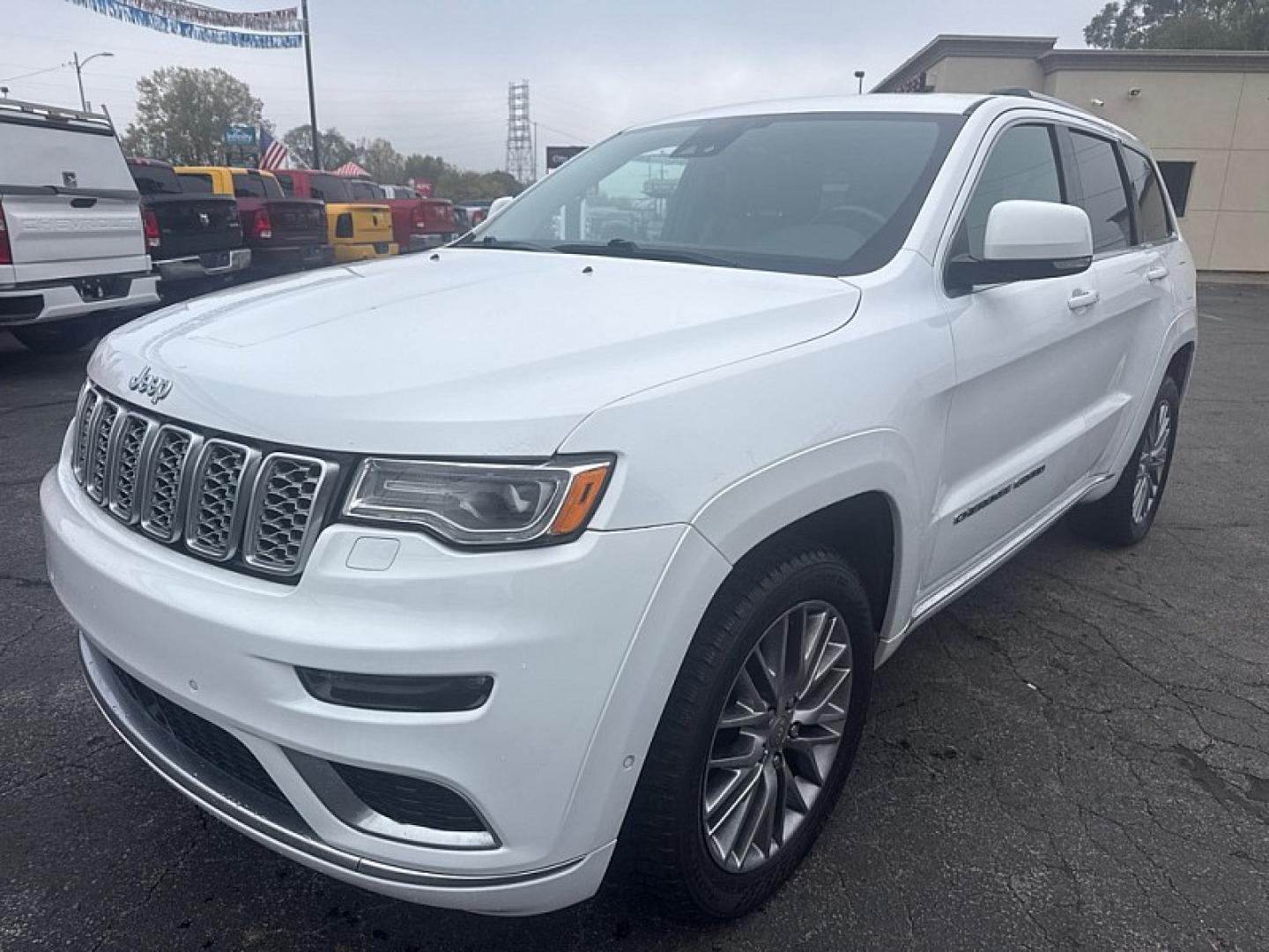 2017 WHITE /BLACK Jeep Grand Cherokee Summit 4WD (1C4RJFJG4HC) with an 3.6L V6 DOHC 24V engine, 8A transmission, located at 3304 Woodville Road, Northwood, OH, 43619, (419) 210-8019, 41.612694, -83.480743 - Your #1 Destination for Auto Loans and mdash;No Matter Your Credit!At our dealership, we believe everyone deserves the opportunity to drive their dream car and mdash;whether you have good credit, bad credit, or no credit at all. With a wide selection of hundreds of cars, trucks, and SUVs, you'll fin- Photo#0