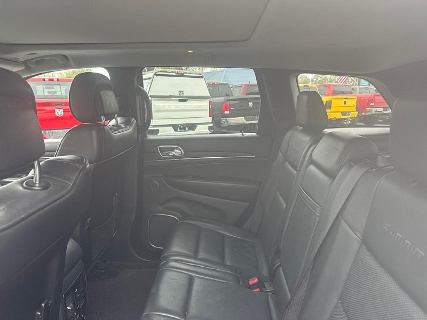 2017 WHITE /BLACK Jeep Grand Cherokee Summit 4WD (1C4RJFJG4HC) with an 3.6L V6 DOHC 24V engine, 8A transmission, located at 3304 Woodville Road, Northwood, OH, 43619, (419) 210-8019, 41.612694, -83.480743 - Your #1 Destination for Auto Loans and mdash;No Matter Your Credit!At our dealership, we believe everyone deserves the opportunity to drive their dream car and mdash;whether you have good credit, bad credit, or no credit at all. With a wide selection of hundreds of cars, trucks, and SUVs, you'll fin- Photo#11