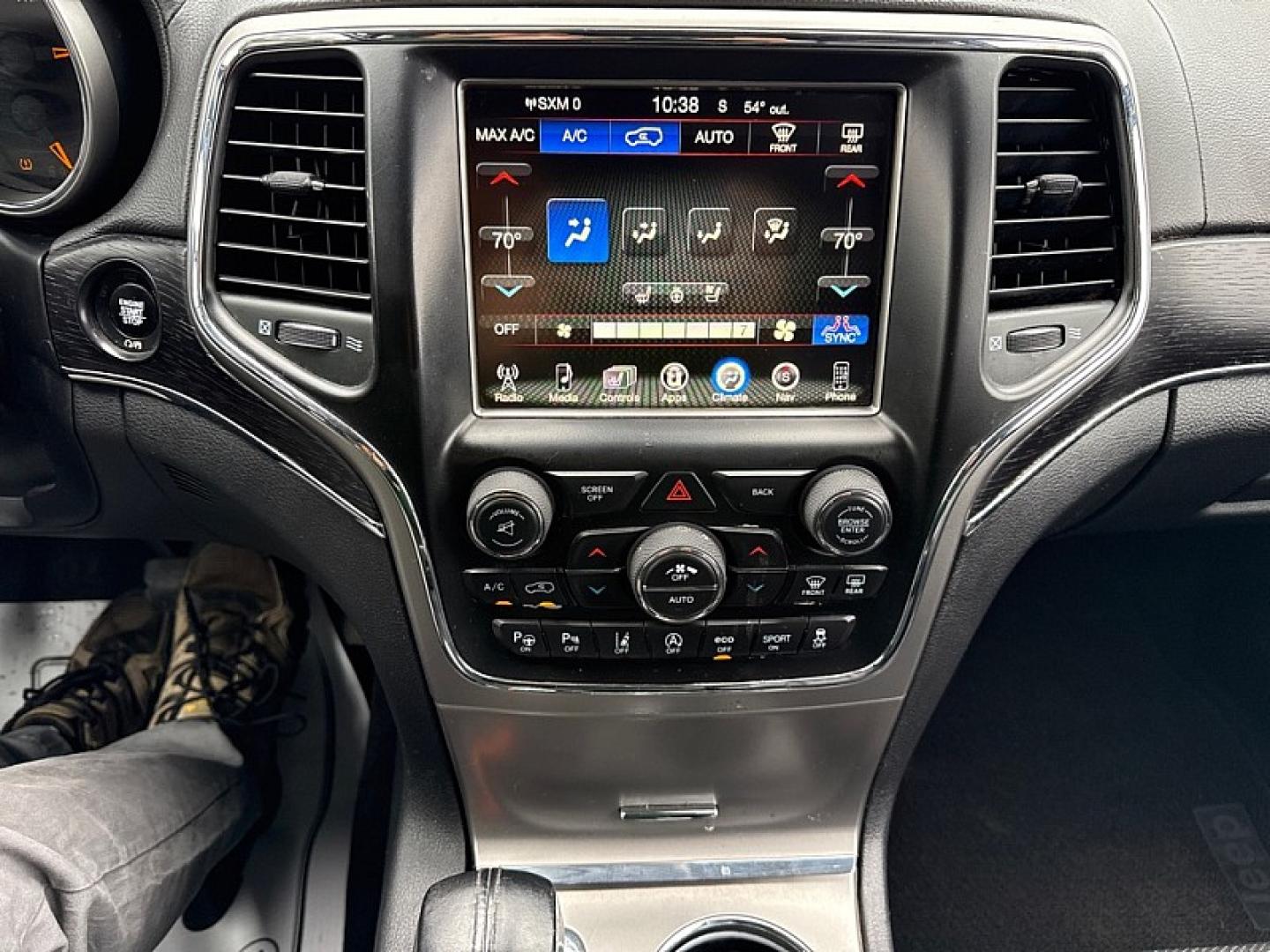 2017 WHITE /BLACK Jeep Grand Cherokee Summit 4WD (1C4RJFJG4HC) with an 3.6L V6 DOHC 24V engine, 8A transmission, located at 3304 Woodville Road, Northwood, OH, 43619, (419) 210-8019, 41.612694, -83.480743 - Your #1 Destination for Auto Loans and mdash;No Matter Your Credit!At our dealership, we believe everyone deserves the opportunity to drive their dream car and mdash;whether you have good credit, bad credit, or no credit at all. With a wide selection of hundreds of cars, trucks, and SUVs, you'll fin- Photo#19