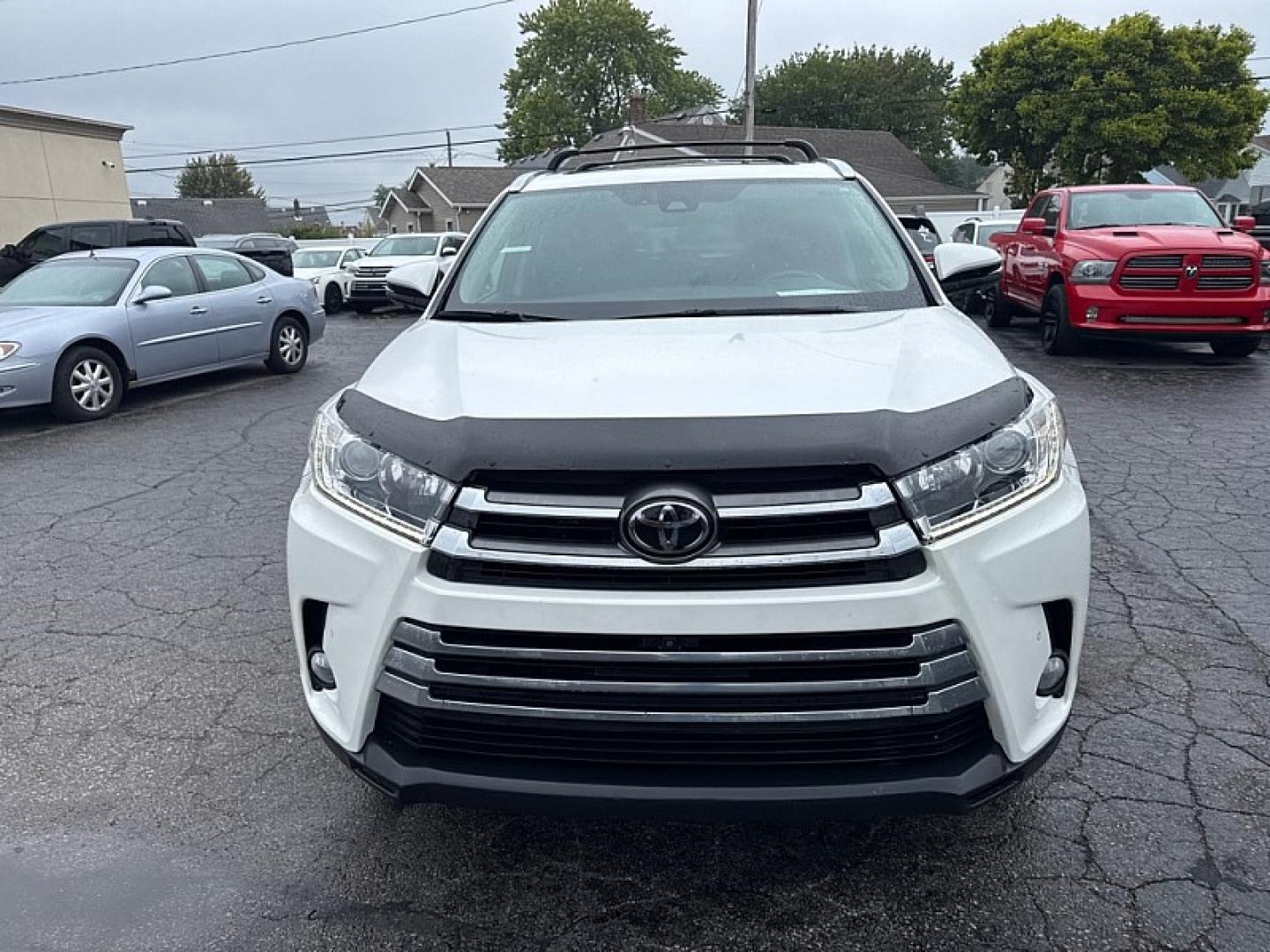 2017 WHITE /BLACK Toyota Highlander Limited AWD V6 (5TDDZRFH5HS) with an 3.5L V6 DOHC 24V engine, 6A transmission, located at 3304 Woodville Road, Northwood, OH, 43619, (419) 210-8019, 41.612694, -83.480743- Photo#7