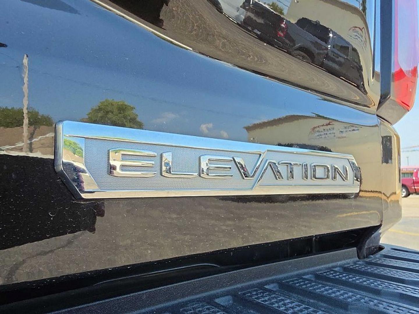 2019 GRAY /BLACK GMC Sierra 1500 SLE Crew Cab Short Box 4WD (1GTU9BED0KZ) with an 5.3L V8 OHV 16V engine, 6A transmission, located at 3304 Woodville Road, Northwood, OH, 43619, (419) 210-8019, 41.612694, -83.480743 - Your #1 Destination for Auto Loans and mdash;No Matter Your Credit!At our dealership, we believe everyone deserves the opportunity to drive their dream car and mdash;whether you have good credit, bad credit, or no credit at all. With a wide selection of hundreds of cars, trucks, and SUVs, you'll fin- Photo#13