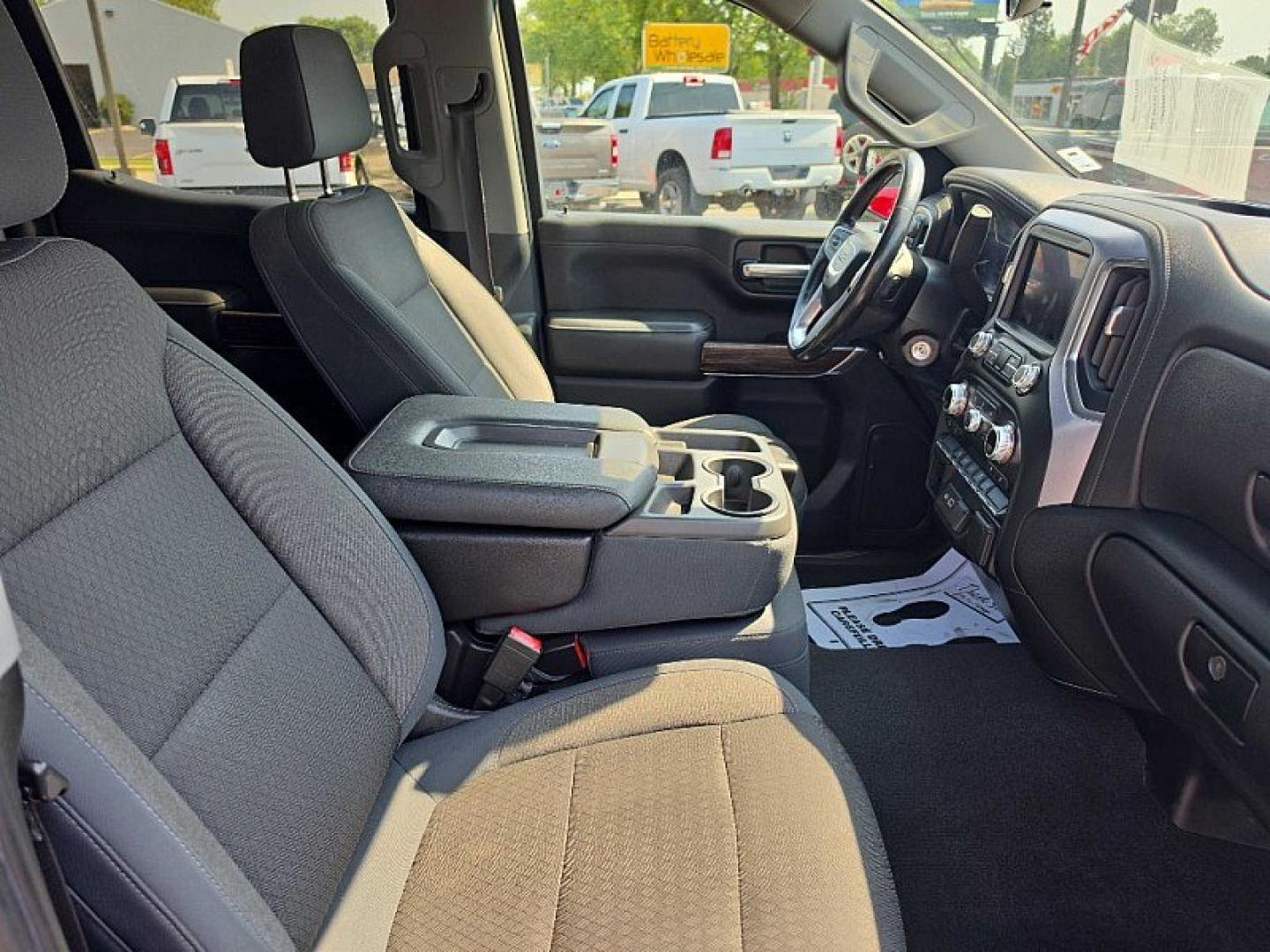 2019 GRAY /BLACK GMC Sierra 1500 SLE Crew Cab Short Box 4WD (1GTU9BED0KZ) with an 5.3L V8 OHV 16V engine, 6A transmission, located at 3304 Woodville Road, Northwood, OH, 43619, (419) 210-8019, 41.612694, -83.480743 - Your #1 Destination for Auto Loans and mdash;No Matter Your Credit!At our dealership, we believe everyone deserves the opportunity to drive their dream car and mdash;whether you have good credit, bad credit, or no credit at all. With a wide selection of hundreds of cars, trucks, and SUVs, you'll fin- Photo#16