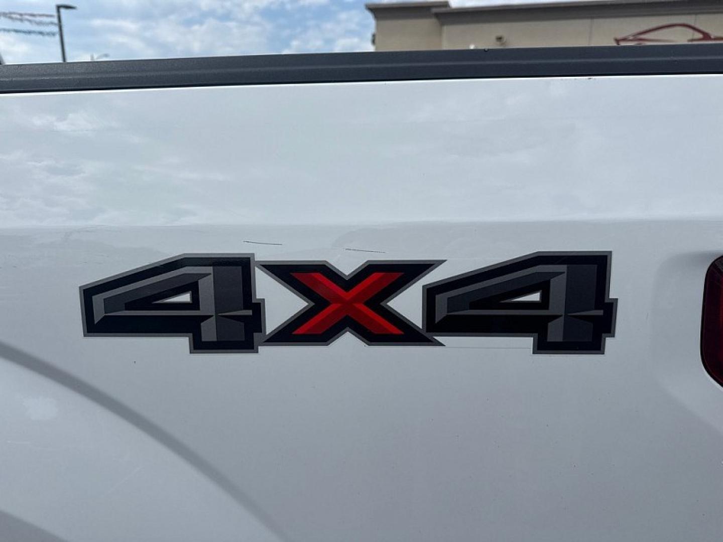 2019 WHITE /GRAY Ford F-150 King Ranch SuperCrew 6.5-ft. 4WD (1FTFW1E48KF) with an 3.5L V6 DOHC 24V engine, 6A transmission, located at 3304 Woodville Road, Northwood, OH, 43619, (419) 210-8019, 41.612694, -83.480743- Photo#12