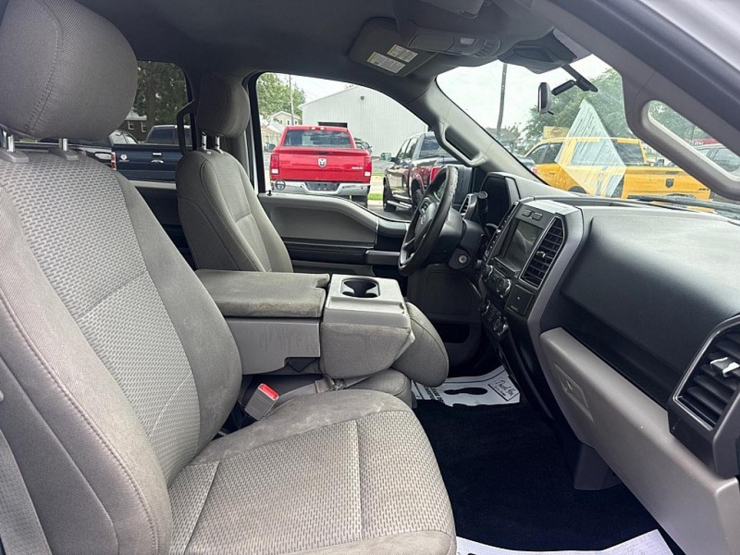 2019 WHITE /GRAY Ford F-150 King Ranch SuperCrew 6.5-ft. 4WD (1FTFW1E48KF) with an 3.5L V6 DOHC 24V engine, 6A transmission, located at 3304 Woodville Road, Northwood, OH, 43619, (419) 210-8019, 41.612694, -83.480743- Photo#16