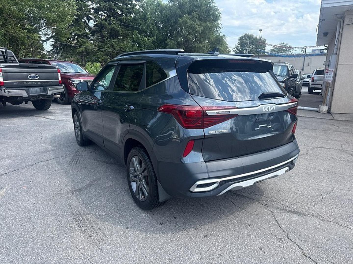 2019 WHITE /GRAY Ford F-150 King Ranch SuperCrew 6.5-ft. 4WD (1FTFW1E48KF) with an 3.5L V6 DOHC 24V engine, 6A transmission, located at 3304 Woodville Road, Northwood, OH, 43619, (419) 210-8019, 41.612694, -83.480743- Photo#28