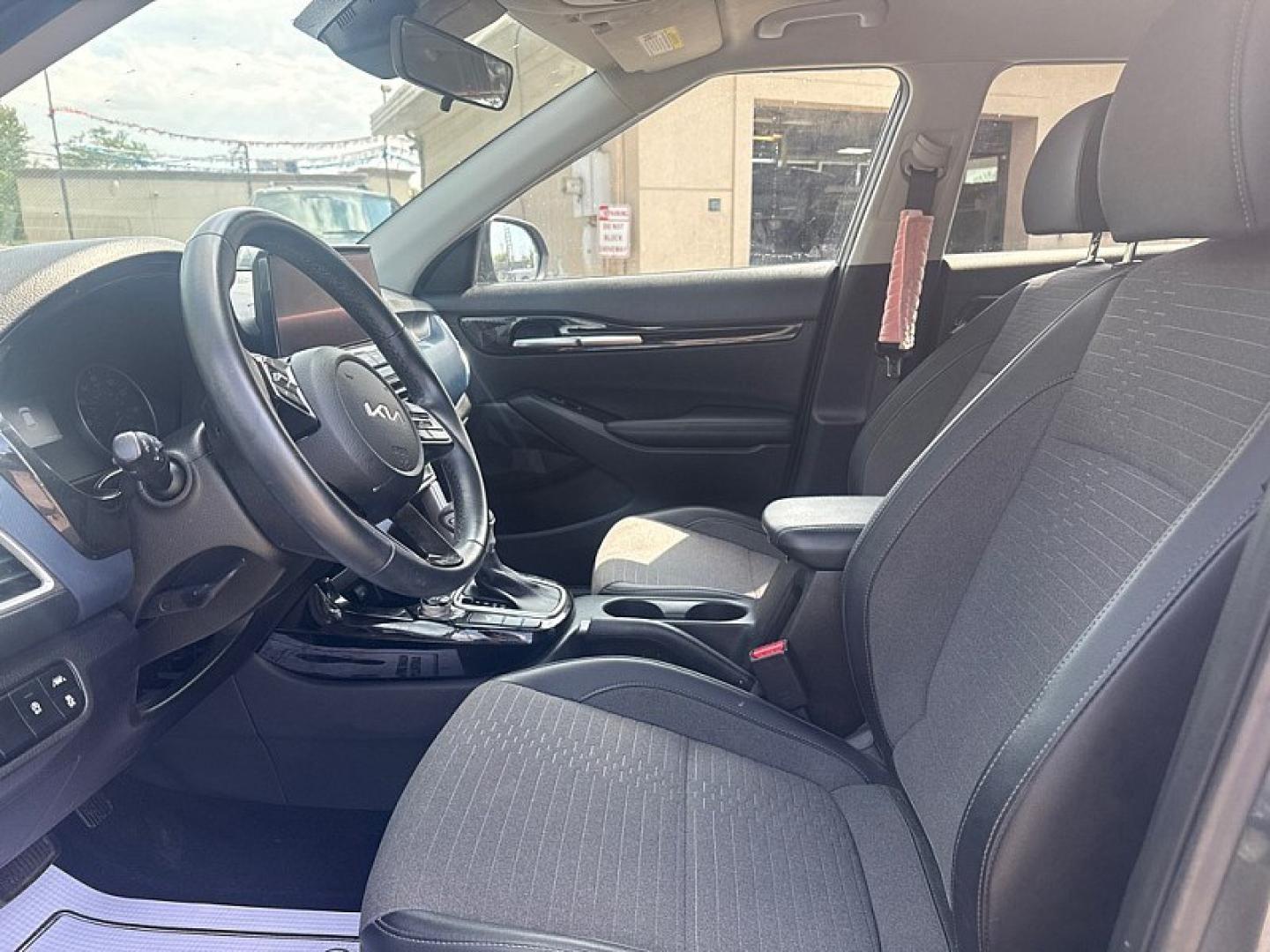 2019 WHITE /GRAY Ford F-150 King Ranch SuperCrew 6.5-ft. 4WD (1FTFW1E48KF) with an 3.5L V6 DOHC 24V engine, 6A transmission, located at 3304 Woodville Road, Northwood, OH, 43619, (419) 210-8019, 41.612694, -83.480743- Photo#34