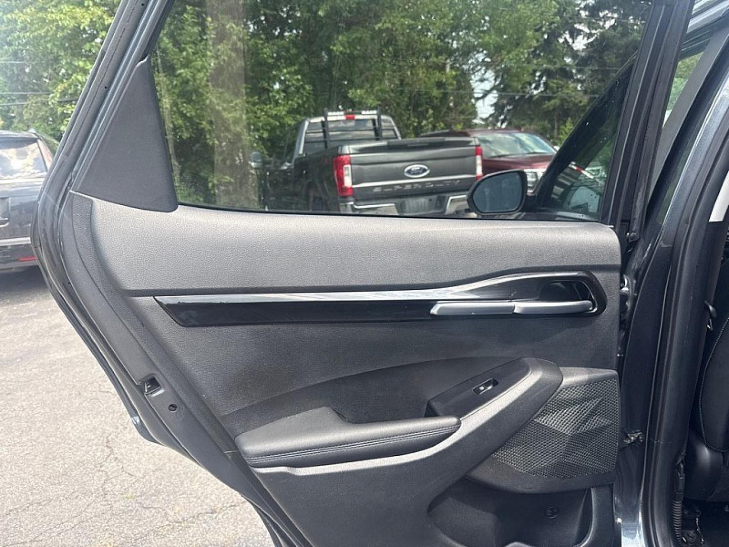 2019 WHITE /GRAY Ford F-150 King Ranch SuperCrew 6.5-ft. 4WD (1FTFW1E48KF) with an 3.5L V6 DOHC 24V engine, 6A transmission, located at 3304 Woodville Road, Northwood, OH, 43619, (419) 210-8019, 41.612694, -83.480743- Photo#35