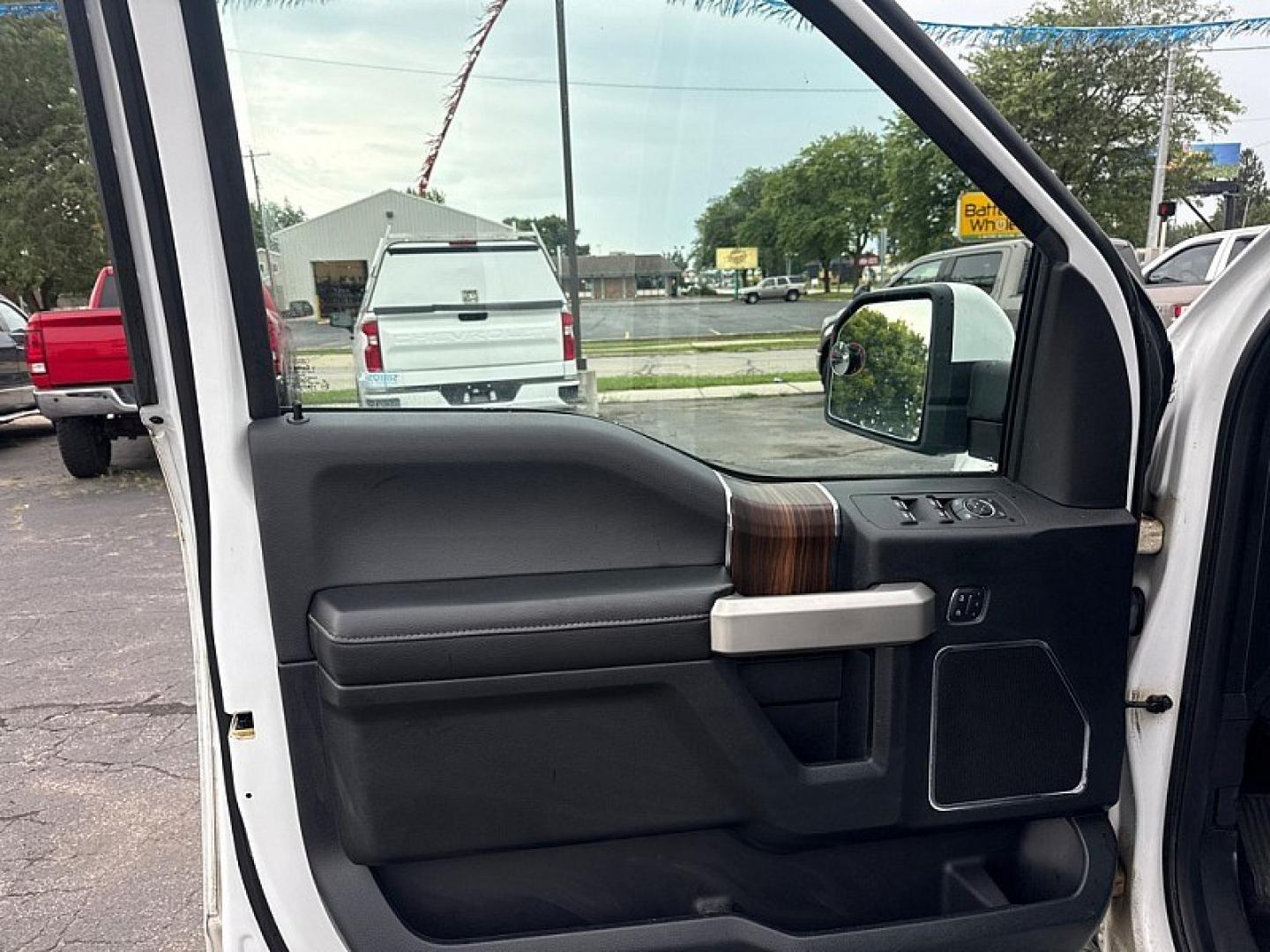2019 WHITE /GRAY Ford F-150 King Ranch SuperCrew 6.5-ft. 4WD (1FTFW1E48KF) with an 3.5L V6 DOHC 24V engine, 6A transmission, located at 3304 Woodville Road, Northwood, OH, 43619, (419) 210-8019, 41.612694, -83.480743- Photo#77