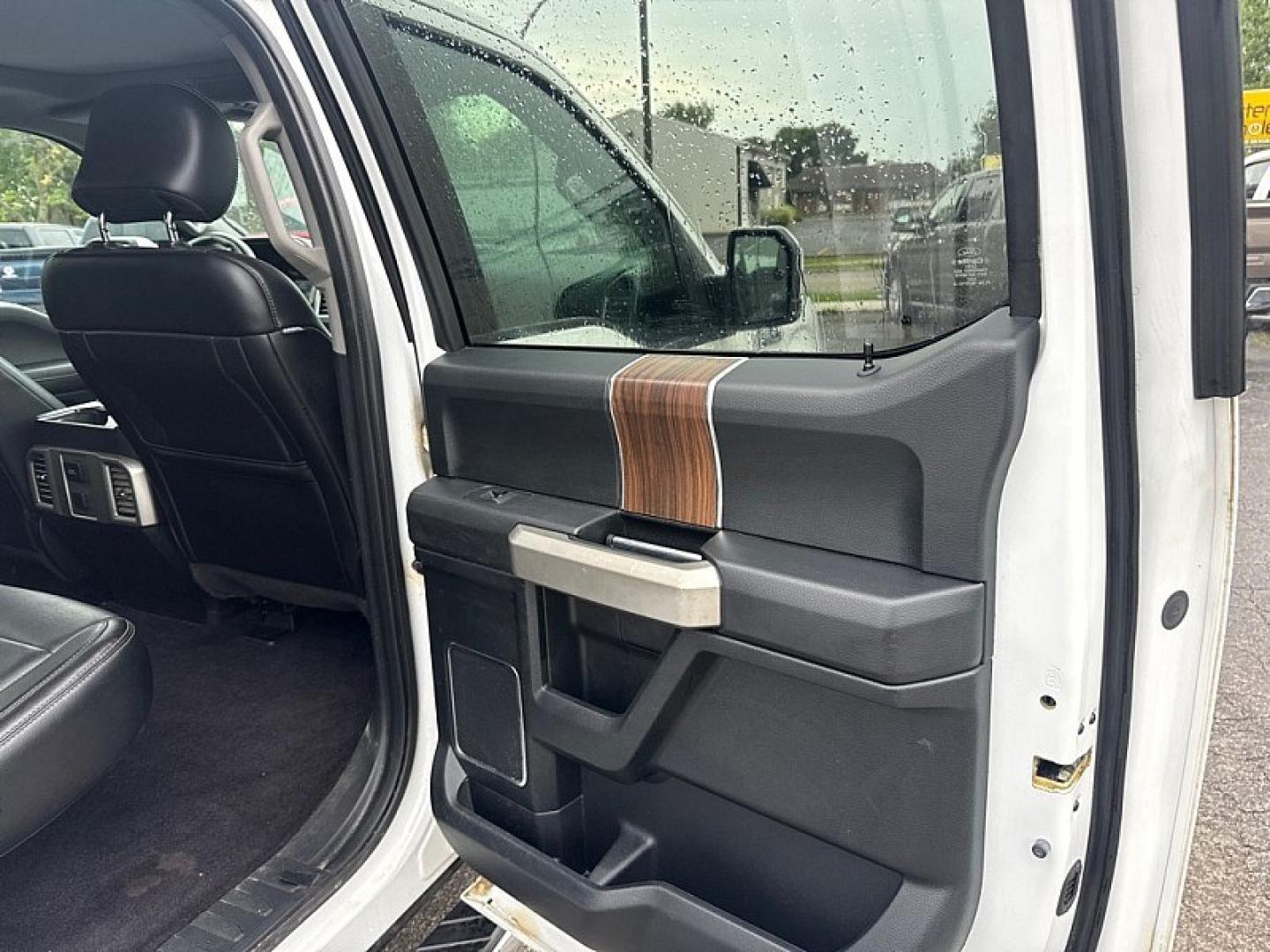 2019 WHITE /GRAY Ford F-150 King Ranch SuperCrew 6.5-ft. 4WD (1FTFW1E48KF) with an 3.5L V6 DOHC 24V engine, 6A transmission, located at 3304 Woodville Road, Northwood, OH, 43619, (419) 210-8019, 41.612694, -83.480743- Photo#81