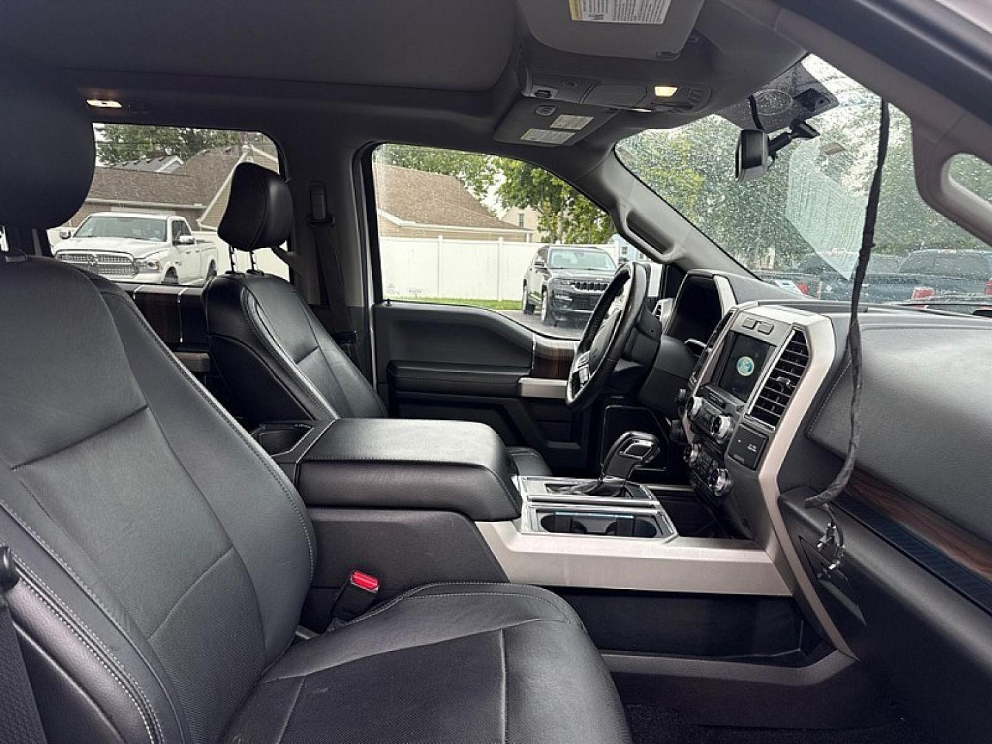 2019 WHITE /GRAY Ford F-150 King Ranch SuperCrew 6.5-ft. 4WD (1FTFW1E48KF) with an 3.5L V6 DOHC 24V engine, 6A transmission, located at 3304 Woodville Road, Northwood, OH, 43619, (419) 210-8019, 41.612694, -83.480743- Photo#84