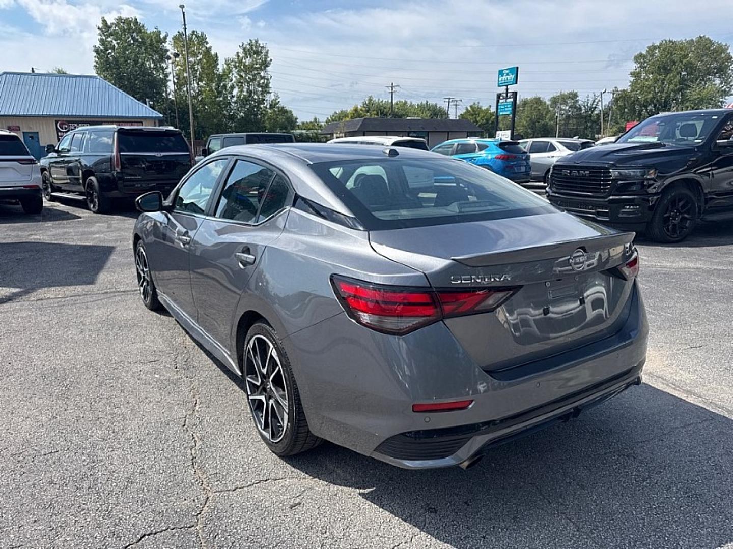 2024 GRAY /BLACK Nissan Sentra SR (3N1AB8DVXRY) with an 1.8L L4 SFI DOHC 16V engine, CVT transmission, located at 3304 Woodville Road, Northwood, OH, 43619, (419) 210-8019, 41.612694, -83.480743- Photo#2
