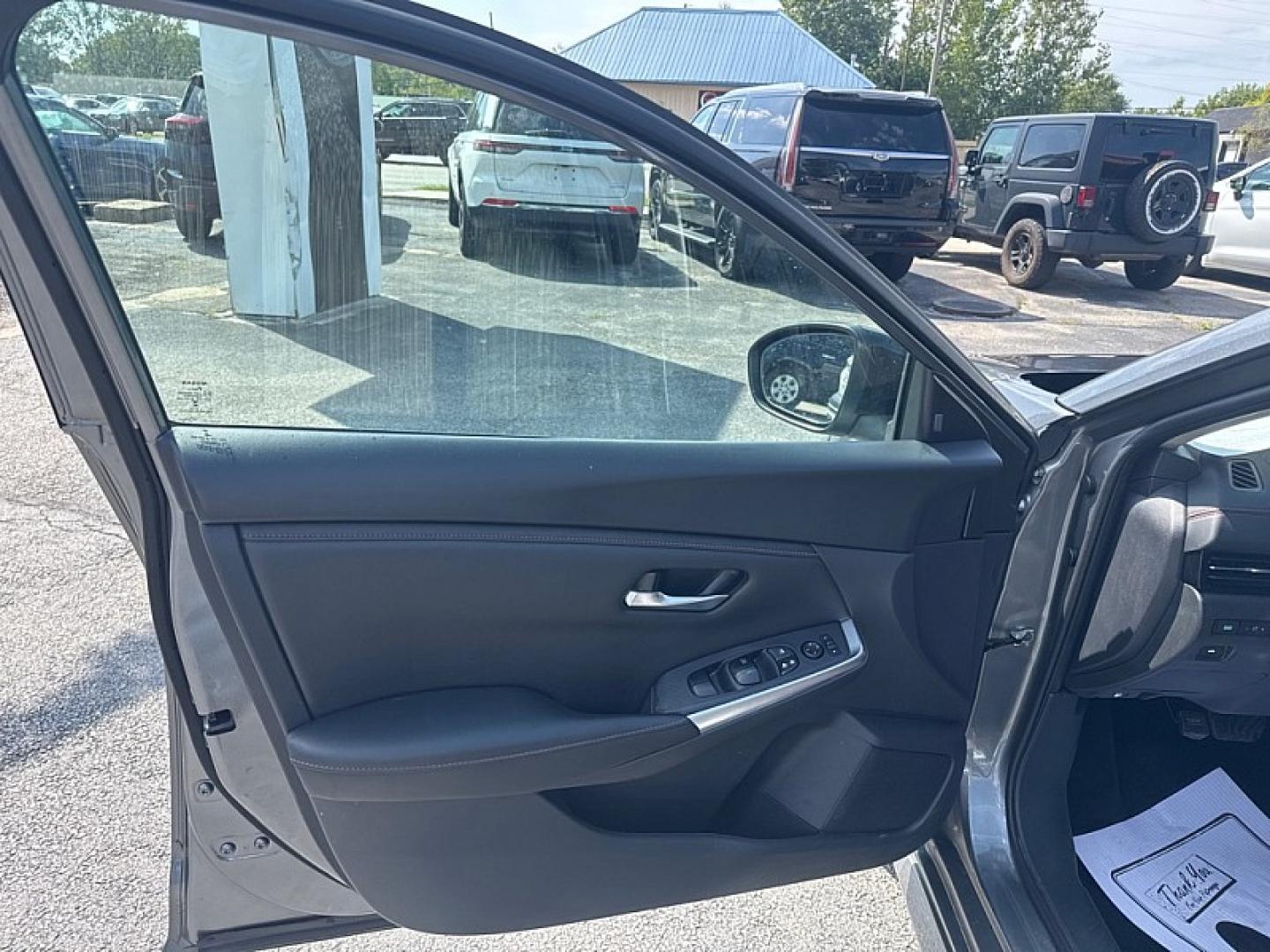 2024 GRAY /BLACK Nissan Sentra SR (3N1AB8DVXRY) with an 1.8L L4 SFI DOHC 16V engine, CVT transmission, located at 3304 Woodville Road, Northwood, OH, 43619, (419) 210-8019, 41.612694, -83.480743- Photo#8
