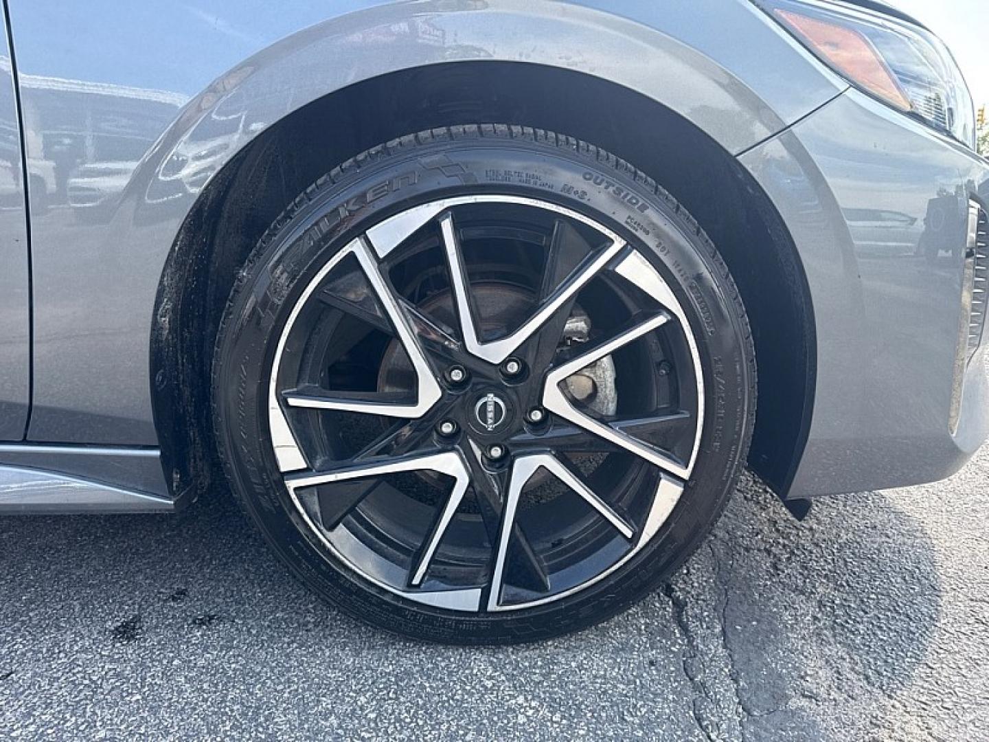 2024 GRAY /BLACK Nissan Sentra SR (3N1AB8DVXRY) with an 1.8L L4 SFI DOHC 16V engine, CVT transmission, located at 3304 Woodville Road, Northwood, OH, 43619, (419) 210-8019, 41.612694, -83.480743- Photo#17