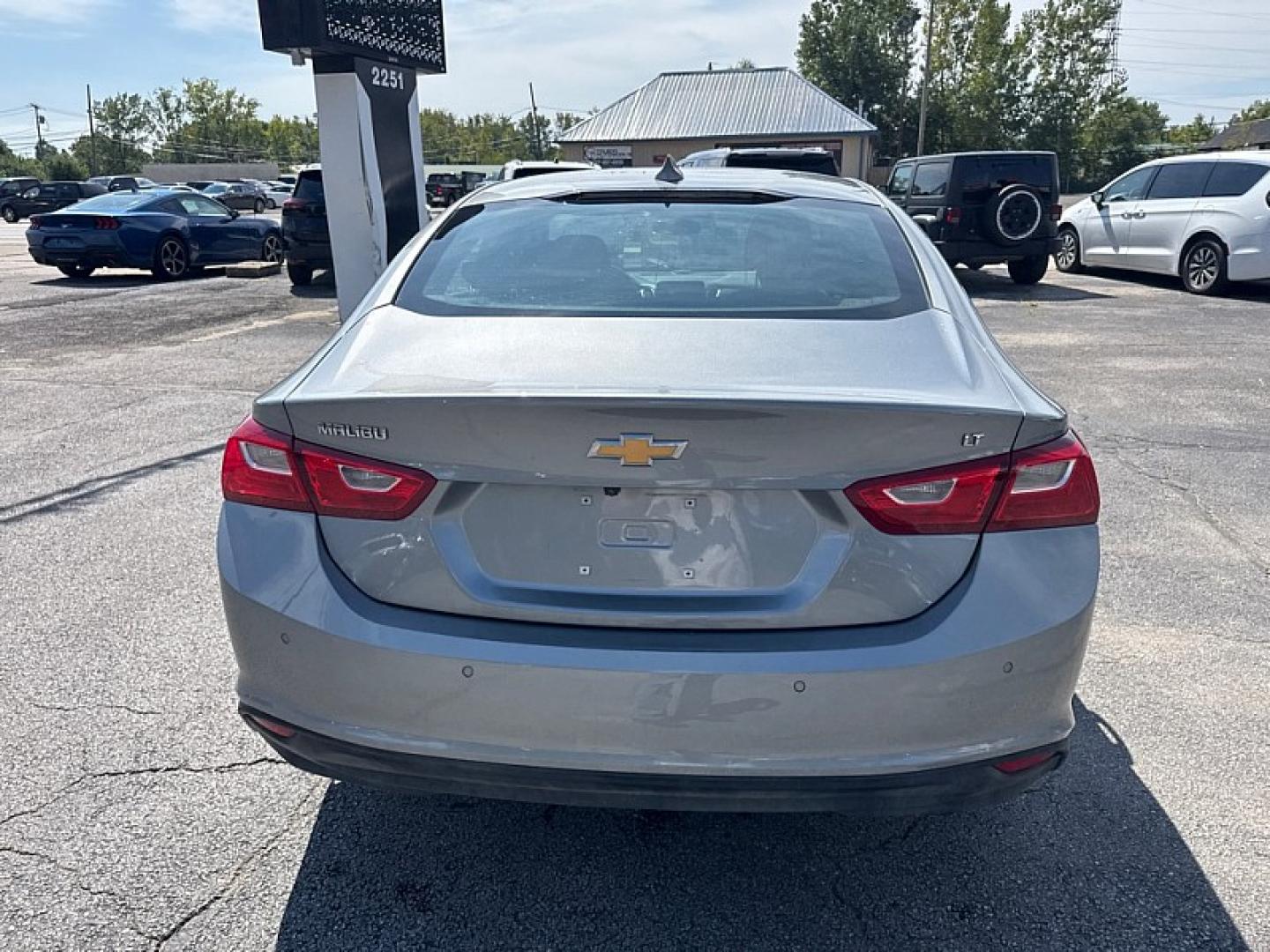 2024 GRAY /BLACK Chevrolet Malibu 1LT (1G1ZD5ST6RF) with an 1.5L L4 DOHC 16V engine, 6A transmission, located at 3304 Woodville Road, Northwood, OH, 43619, (419) 210-8019, 41.612694, -83.480743- Photo#3