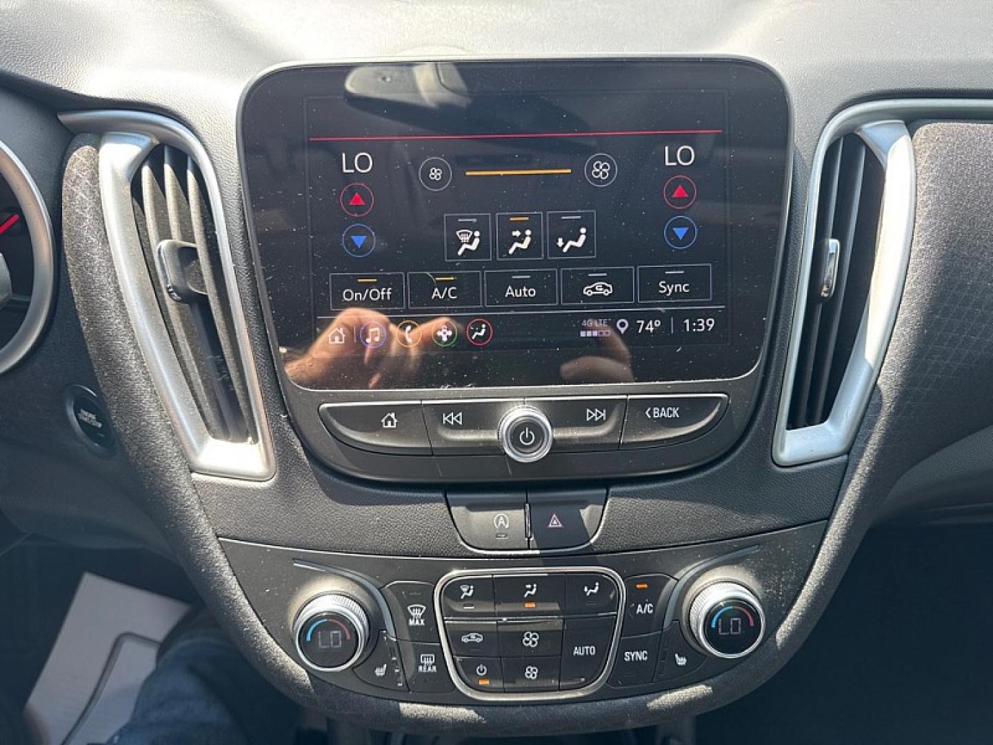 2024 GRAY /BLACK Chevrolet Malibu 1LT (1G1ZD5ST6RF) with an 1.5L L4 DOHC 16V engine, 6A transmission, located at 3304 Woodville Road, Northwood, OH, 43619, (419) 210-8019, 41.612694, -83.480743- Photo#21