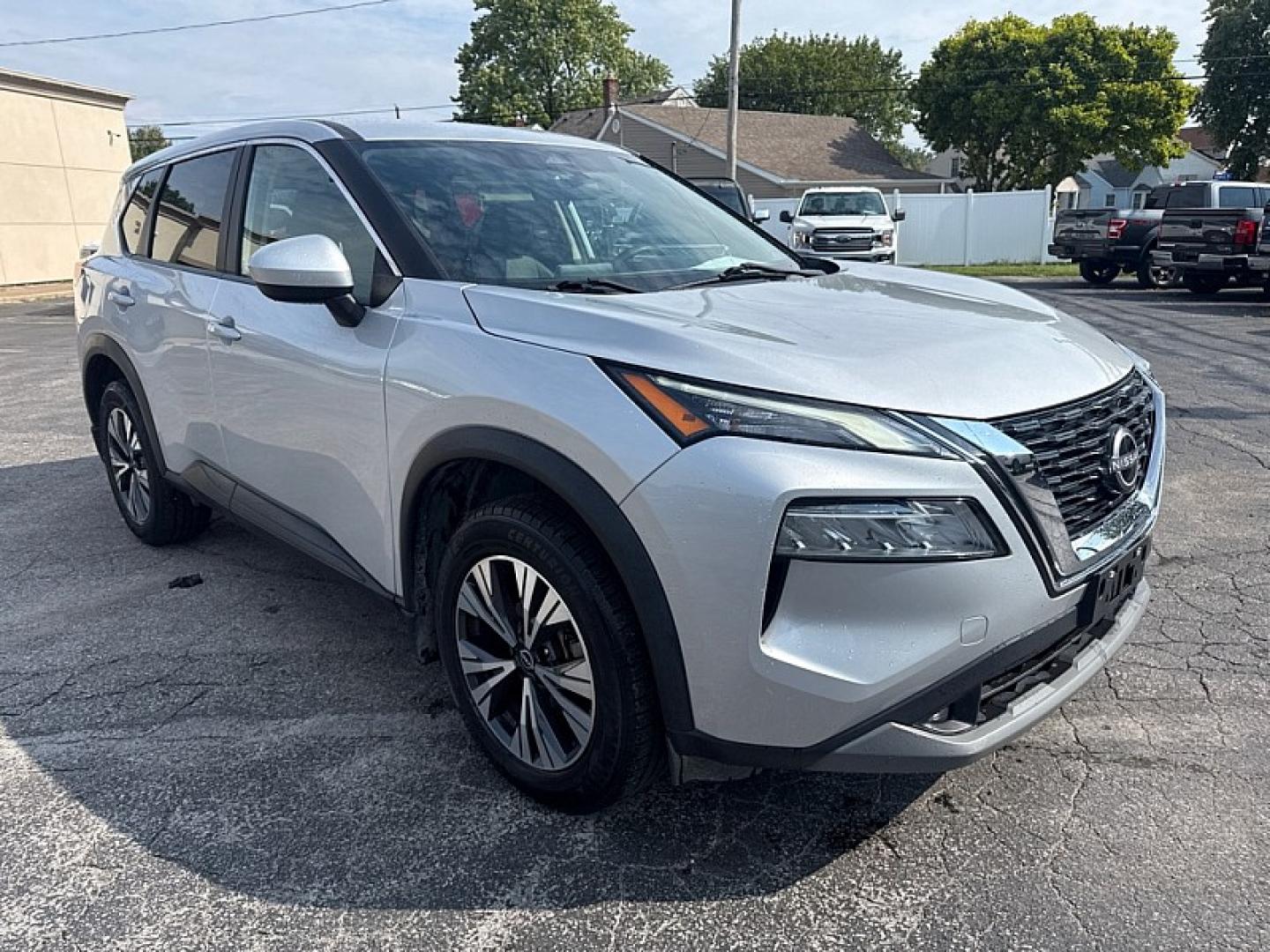 2023 SILVER /BLACK Nissan Rogue SV (5N1BT3BA6PC) with an 2.5L L4 DOHC 16V engine, CVT transmission, located at 3304 Woodville Road, Northwood, OH, 43619, (419) 210-8019, 41.612694, -83.480743 - Your #1 Destination for Auto Loans and mdash;No Matter Your Credit!At our dealership, we believe everyone deserves the opportunity to drive their dream car and mdash;whether you have good credit, bad credit, or no credit at all. With a wide selection of hundreds of cars, trucks, and SUVs, you'll fin- Photo#6