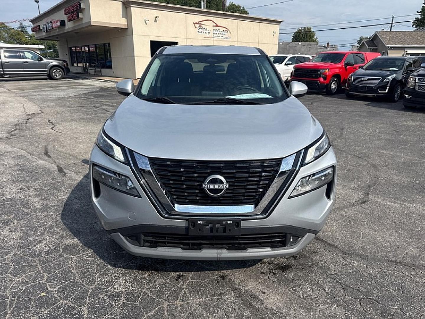 2023 SILVER /BLACK Nissan Rogue SV (5N1BT3BA6PC) with an 2.5L L4 DOHC 16V engine, CVT transmission, located at 3304 Woodville Road, Northwood, OH, 43619, (419) 210-8019, 41.612694, -83.480743 - Your #1 Destination for Auto Loans and mdash;No Matter Your Credit!At our dealership, we believe everyone deserves the opportunity to drive their dream car and mdash;whether you have good credit, bad credit, or no credit at all. With a wide selection of hundreds of cars, trucks, and SUVs, you'll fin- Photo#7