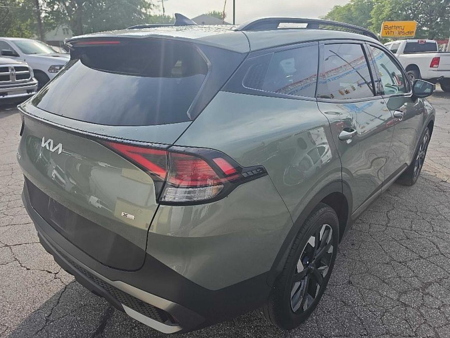 2023 GREEN Kia Sportage X Line AWD (5XYK6CAF1PG) with an 2.4L V6 DOHC 24V engine, 6A transmission, located at 3304 Woodville Road, Northwood, OH, 43619, (419) 210-8019, 41.612694, -83.480743 - Your #1 Destination for Auto Loans and mdash;No Matter Your Credit!At our dealership, we believe everyone deserves the opportunity to drive their dream car and mdash;whether you have good credit, bad credit, or no credit at all. With a wide selection of hundreds of cars, trucks, and SUVs, you'll fin- Photo#4