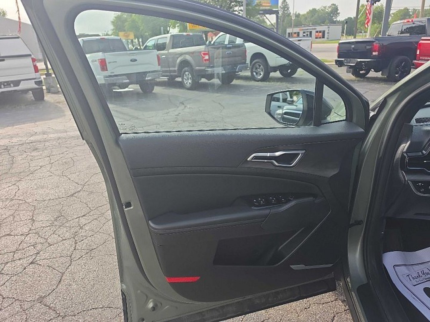 2023 GREEN Kia Sportage X Line AWD (5XYK6CAF1PG) with an 2.4L V6 DOHC 24V engine, 6A transmission, located at 3304 Woodville Road, Northwood, OH, 43619, (419) 210-8019, 41.612694, -83.480743 - Your #1 Destination for Auto Loans and mdash;No Matter Your Credit!At our dealership, we believe everyone deserves the opportunity to drive their dream car and mdash;whether you have good credit, bad credit, or no credit at all. With a wide selection of hundreds of cars, trucks, and SUVs, you'll fin- Photo#8