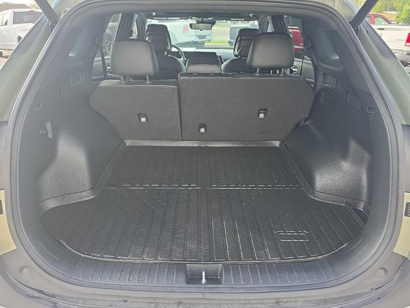 2023 GREEN Kia Sportage X Line AWD (5XYK6CAF1PG) with an 2.4L V6 DOHC 24V engine, 6A transmission, located at 3304 Woodville Road, Northwood, OH, 43619, (419) 210-8019, 41.612694, -83.480743 - Your #1 Destination for Auto Loans and mdash;No Matter Your Credit!At our dealership, we believe everyone deserves the opportunity to drive their dream car and mdash;whether you have good credit, bad credit, or no credit at all. With a wide selection of hundreds of cars, trucks, and SUVs, you'll fin- Photo#12