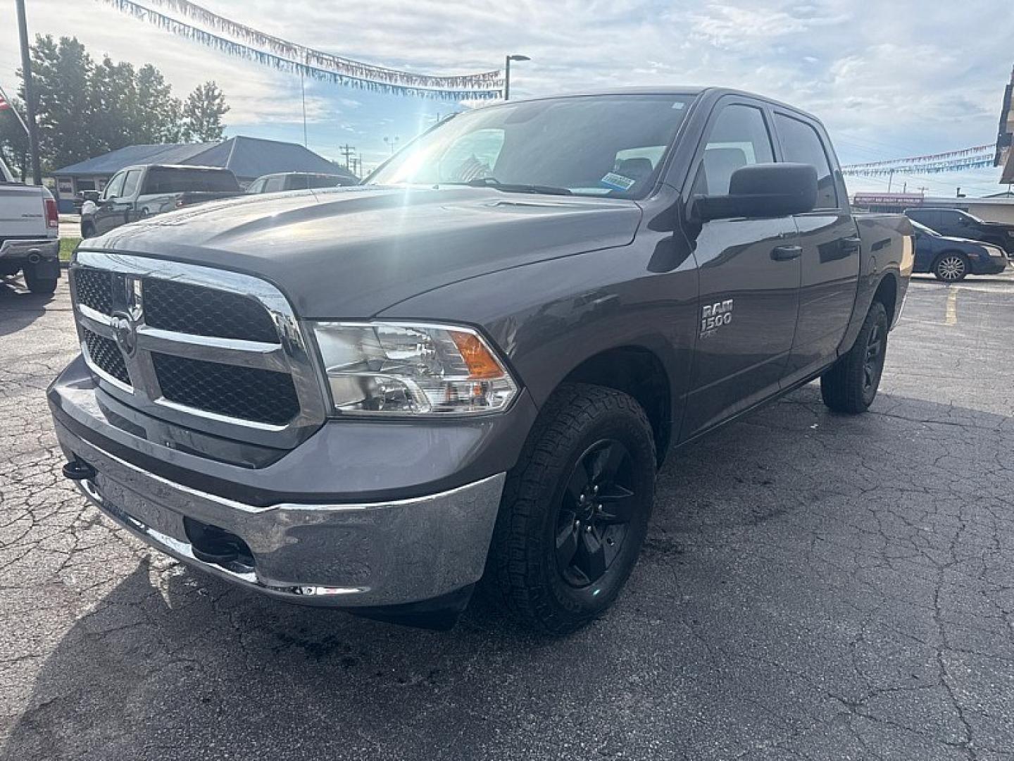 2022 GRAY /GRAY RAM 1500 Classic Tradesman Crew Cab SWB 4WD (1C6RR7LGXNS) with an 3.6L V6 DOHC 24V FFV engine, 8A transmission, located at 3304 Woodville Road, Northwood, OH, 43619, (419) 210-8019, 41.612694, -83.480743 - Your #1 Destination for Auto Loans and mdash;No Matter Your Credit!At our dealership, we believe everyone deserves the opportunity to drive their dream car and mdash;whether you have good credit, bad credit, or no credit at all. With a wide selection of hundreds of cars, trucks, and SUVs, you'll fin- Photo#0