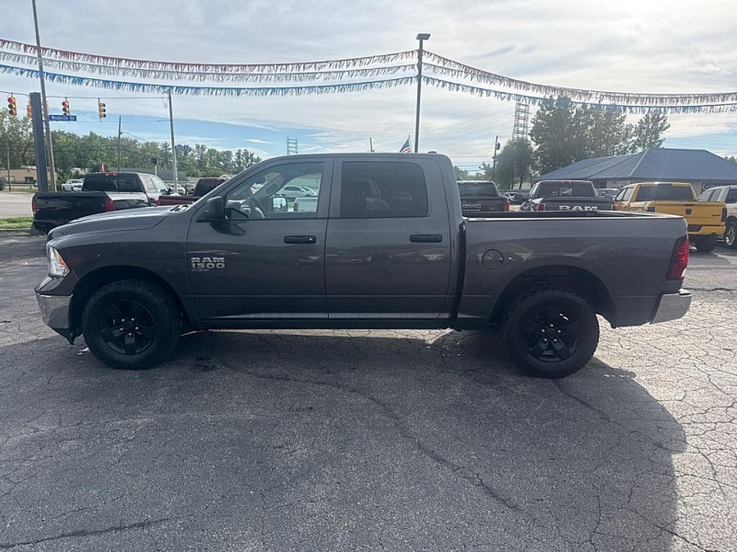 2022 GRAY /GRAY RAM 1500 Classic Tradesman Crew Cab SWB 4WD (1C6RR7LGXNS) with an 3.6L V6 DOHC 24V FFV engine, 8A transmission, located at 3304 Woodville Road, Northwood, OH, 43619, (419) 210-8019, 41.612694, -83.480743 - Your #1 Destination for Auto Loans and mdash;No Matter Your Credit!At our dealership, we believe everyone deserves the opportunity to drive their dream car and mdash;whether you have good credit, bad credit, or no credit at all. With a wide selection of hundreds of cars, trucks, and SUVs, you'll fin- Photo#1
