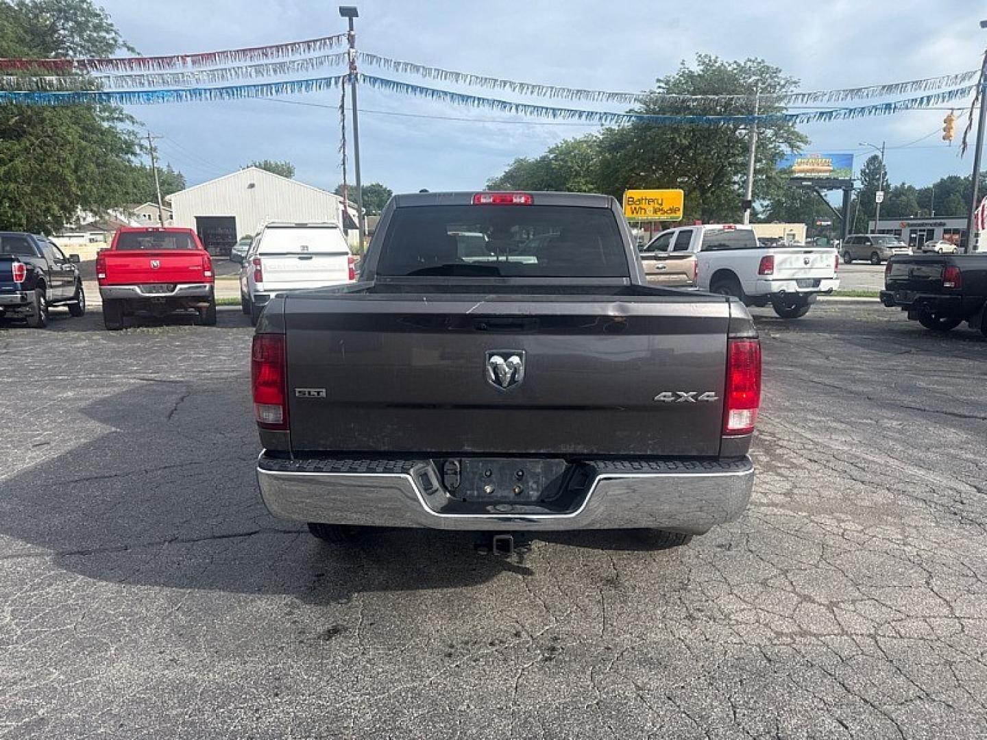 2022 GRAY /GRAY RAM 1500 Classic Tradesman Crew Cab SWB 4WD (1C6RR7LGXNS) with an 3.6L V6 DOHC 24V FFV engine, 8A transmission, located at 3304 Woodville Road, Northwood, OH, 43619, (419) 210-8019, 41.612694, -83.480743 - Your #1 Destination for Auto Loans and mdash;No Matter Your Credit!At our dealership, we believe everyone deserves the opportunity to drive their dream car and mdash;whether you have good credit, bad credit, or no credit at all. With a wide selection of hundreds of cars, trucks, and SUVs, you'll fin- Photo#3