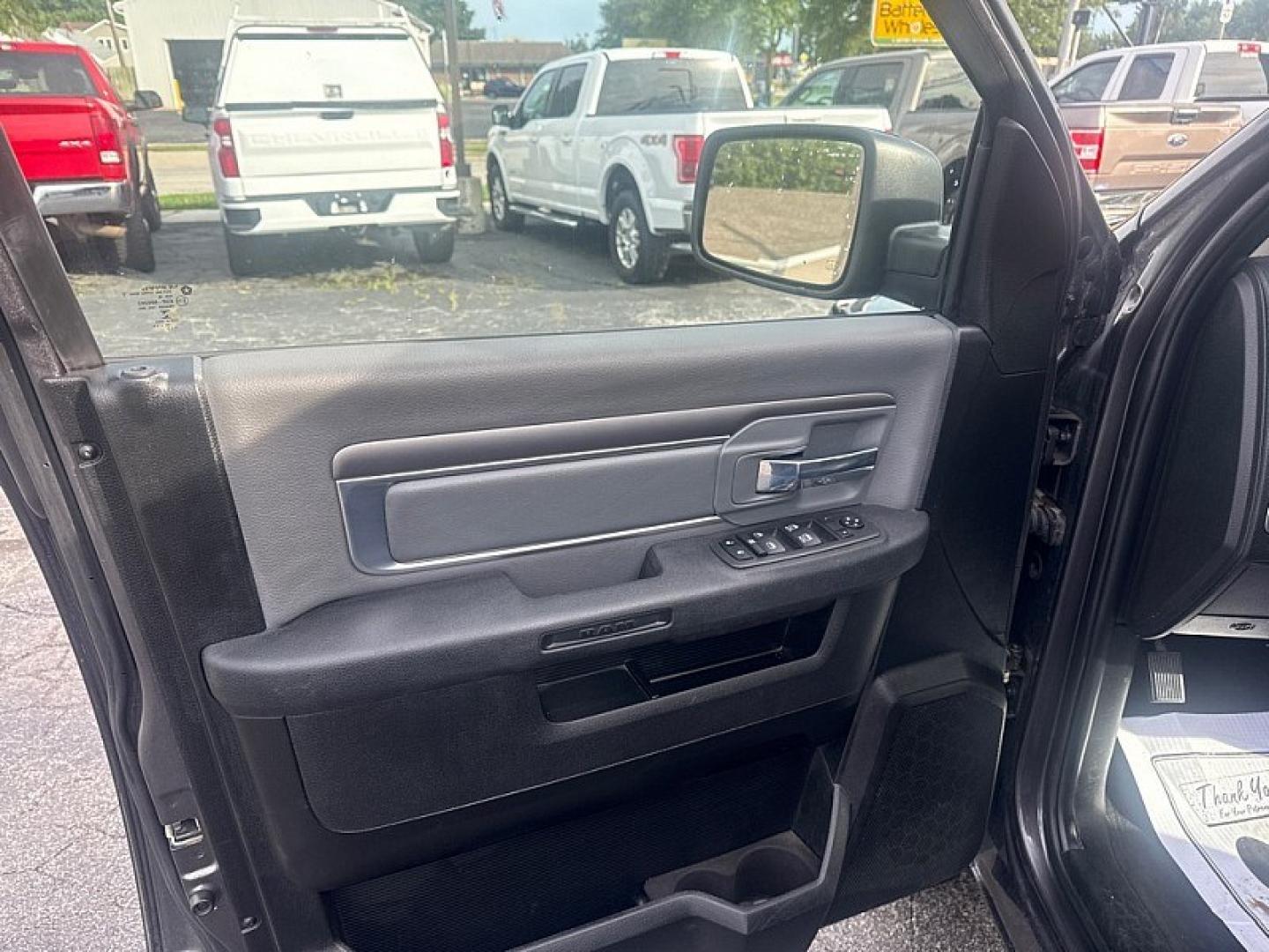 2022 GRAY /GRAY RAM 1500 Classic Tradesman Crew Cab SWB 4WD (1C6RR7LGXNS) with an 3.6L V6 DOHC 24V FFV engine, 8A transmission, located at 3304 Woodville Road, Northwood, OH, 43619, (419) 210-8019, 41.612694, -83.480743 - Your #1 Destination for Auto Loans and mdash;No Matter Your Credit!At our dealership, we believe everyone deserves the opportunity to drive their dream car and mdash;whether you have good credit, bad credit, or no credit at all. With a wide selection of hundreds of cars, trucks, and SUVs, you'll fin- Photo#9