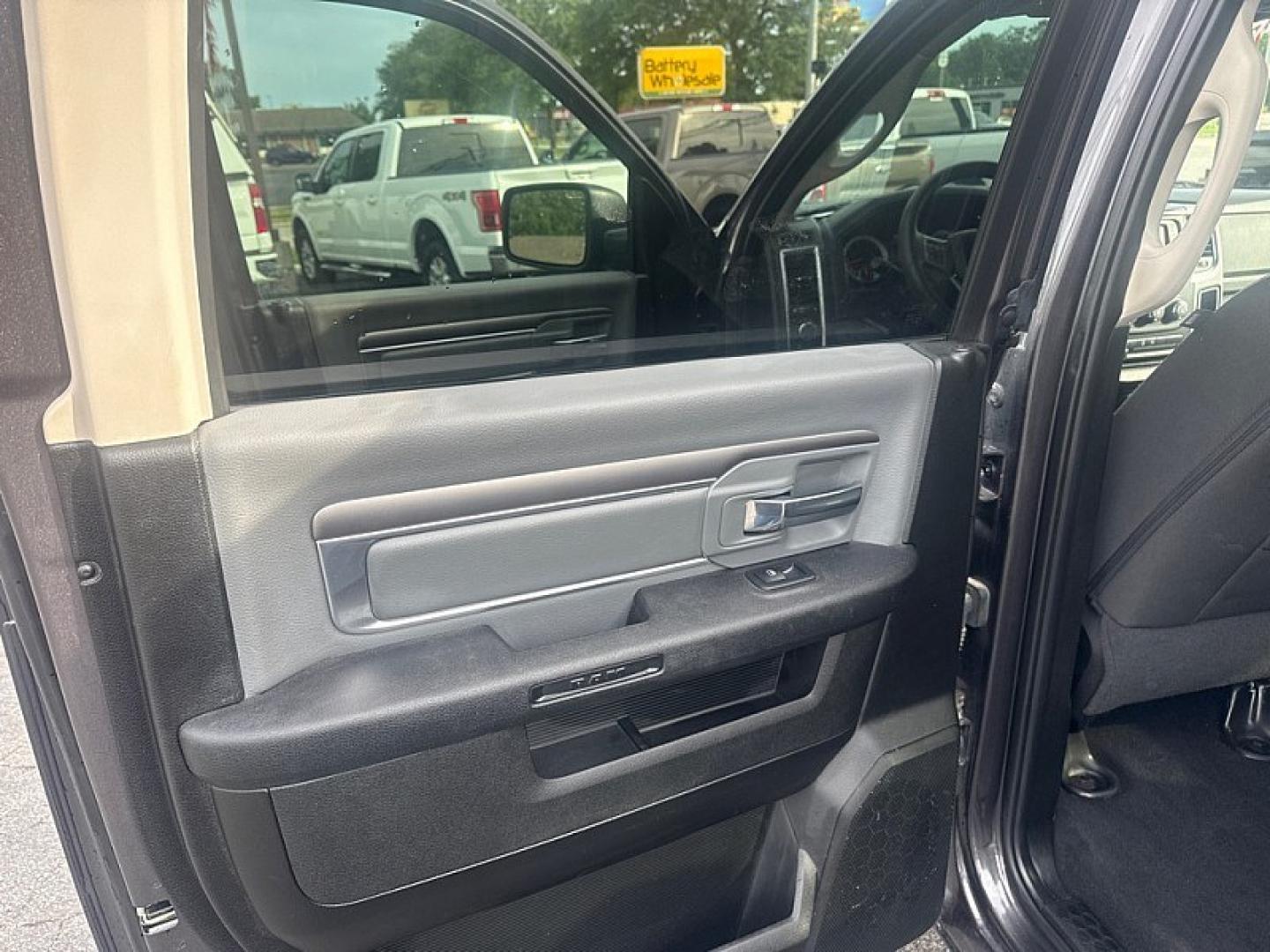 2022 GRAY /GRAY RAM 1500 Classic Tradesman Crew Cab SWB 4WD (1C6RR7LGXNS) with an 3.6L V6 DOHC 24V FFV engine, 8A transmission, located at 3304 Woodville Road, Northwood, OH, 43619, (419) 210-8019, 41.612694, -83.480743 - Your #1 Destination for Auto Loans and mdash;No Matter Your Credit!At our dealership, we believe everyone deserves the opportunity to drive their dream car and mdash;whether you have good credit, bad credit, or no credit at all. With a wide selection of hundreds of cars, trucks, and SUVs, you'll fin- Photo#11