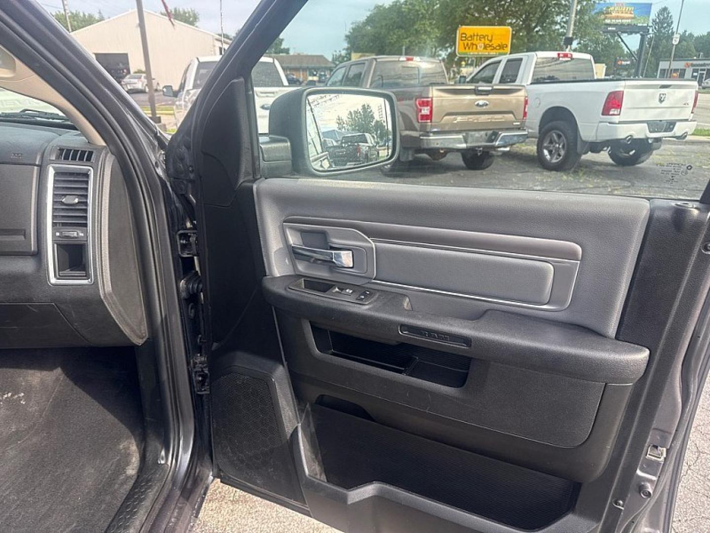 2022 GRAY /GRAY RAM 1500 Classic Tradesman Crew Cab SWB 4WD (1C6RR7LGXNS) with an 3.6L V6 DOHC 24V FFV engine, 8A transmission, located at 3304 Woodville Road, Northwood, OH, 43619, (419) 210-8019, 41.612694, -83.480743 - Your #1 Destination for Auto Loans and mdash;No Matter Your Credit!At our dealership, we believe everyone deserves the opportunity to drive their dream car and mdash;whether you have good credit, bad credit, or no credit at all. With a wide selection of hundreds of cars, trucks, and SUVs, you'll fin- Photo#15