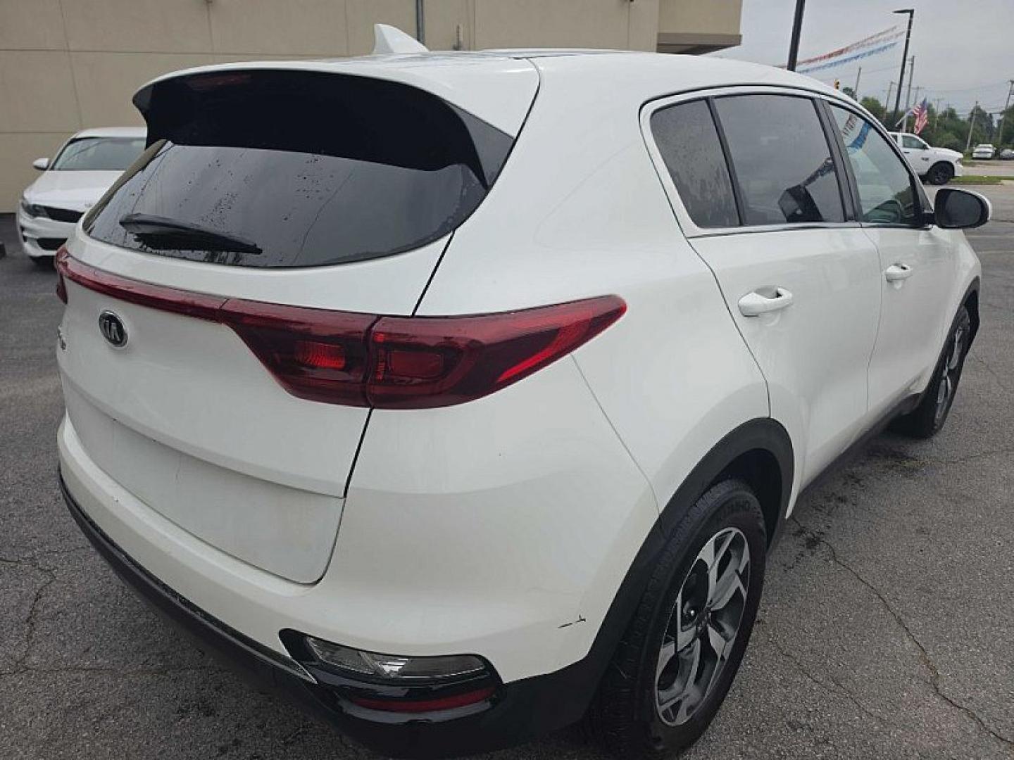 2022 WHITE /BLACK Kia Sportage LX FWD (KNDPM3ACXN7) with an 2.4L V6 DOHC 24V engine, 6A transmission, located at 3304 Woodville Road, Northwood, OH, 43619, (419) 210-8019, 41.612694, -83.480743 - Your #1 Destination for Auto Loans and mdash;No Matter Your Credit!At our dealership, we believe everyone deserves the opportunity to drive their dream car and mdash;whether you have good credit, bad credit, or no credit at all. With a wide selection of hundreds of cars, trucks, and SUVs, you'll fin- Photo#3