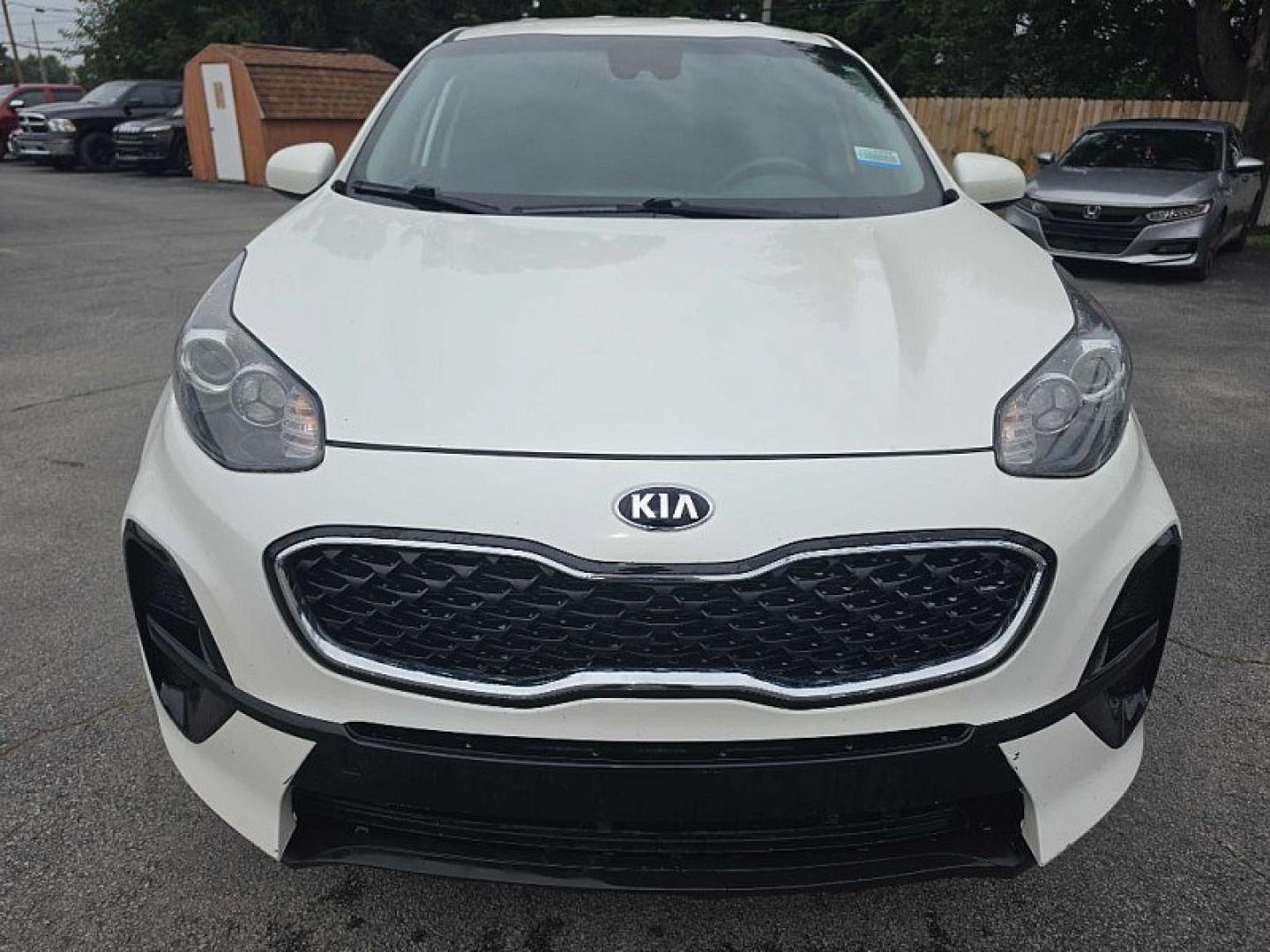 2022 WHITE /BLACK Kia Sportage LX FWD (KNDPM3ACXN7) with an 2.4L V6 DOHC 24V engine, 6A transmission, located at 3304 Woodville Road, Northwood, OH, 43619, (419) 210-8019, 41.612694, -83.480743 - Your #1 Destination for Auto Loans and mdash;No Matter Your Credit!At our dealership, we believe everyone deserves the opportunity to drive their dream car and mdash;whether you have good credit, bad credit, or no credit at all. With a wide selection of hundreds of cars, trucks, and SUVs, you'll fin- Photo#7