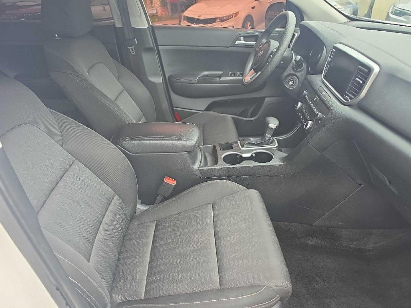 2022 WHITE /BLACK Kia Sportage LX FWD (KNDPM3ACXN7) with an 2.4L V6 DOHC 24V engine, 6A transmission, located at 3304 Woodville Road, Northwood, OH, 43619, (419) 210-8019, 41.612694, -83.480743 - Your #1 Destination for Auto Loans and mdash;No Matter Your Credit!At our dealership, we believe everyone deserves the opportunity to drive their dream car and mdash;whether you have good credit, bad credit, or no credit at all. With a wide selection of hundreds of cars, trucks, and SUVs, you'll fin- Photo#16