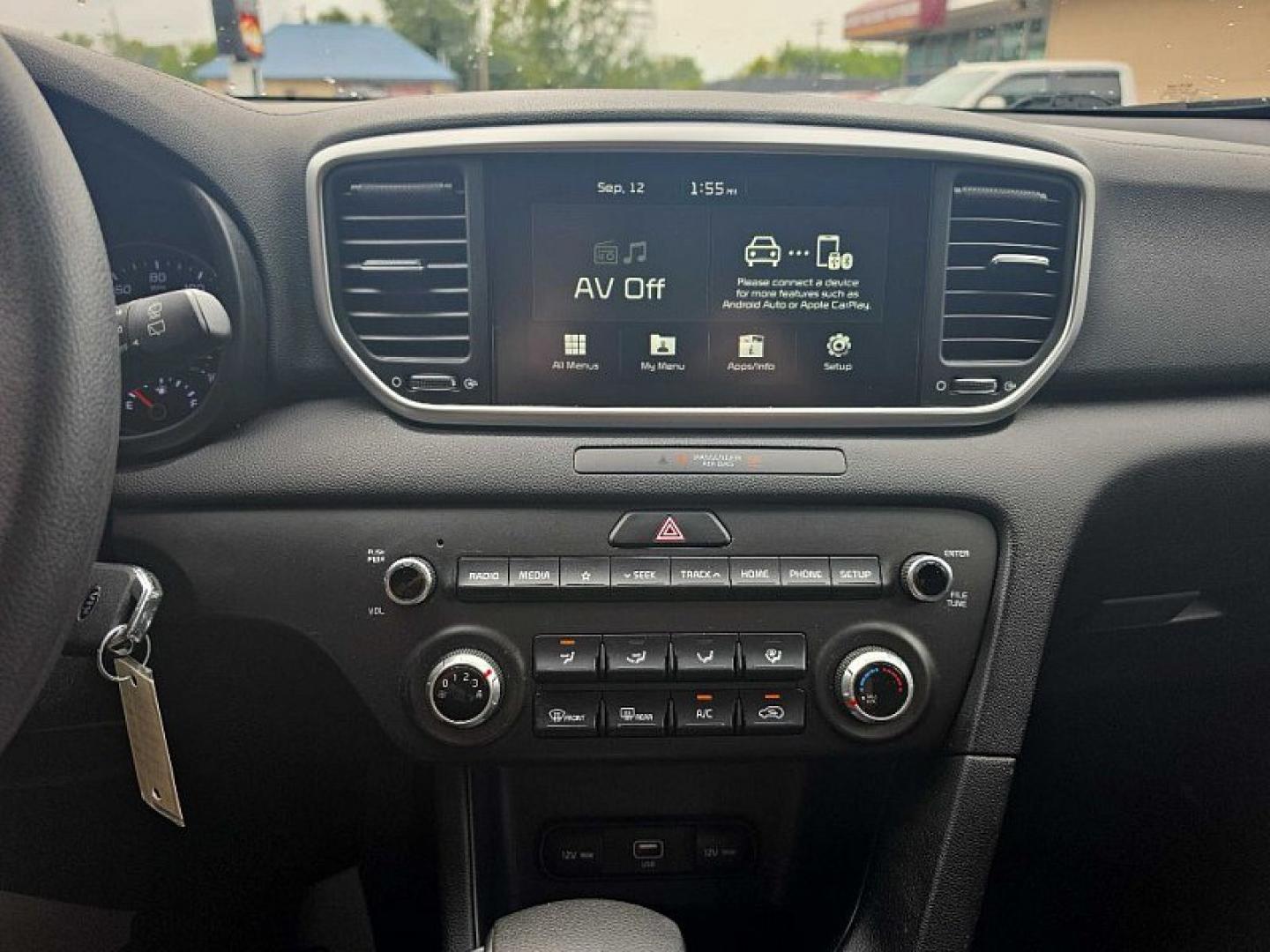 2022 WHITE /BLACK Kia Sportage LX FWD (KNDPM3ACXN7) with an 2.4L V6 DOHC 24V engine, 6A transmission, located at 3304 Woodville Road, Northwood, OH, 43619, (419) 210-8019, 41.612694, -83.480743 - Your #1 Destination for Auto Loans and mdash;No Matter Your Credit!At our dealership, we believe everyone deserves the opportunity to drive their dream car and mdash;whether you have good credit, bad credit, or no credit at all. With a wide selection of hundreds of cars, trucks, and SUVs, you'll fin- Photo#19