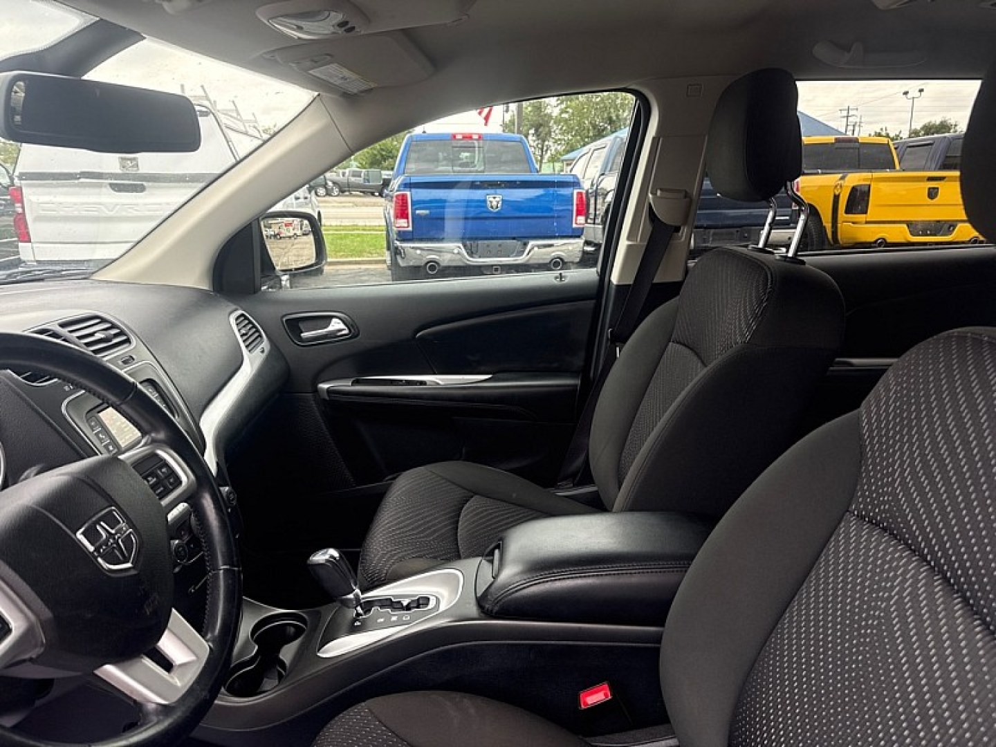 2020 SILVER /BLACK Dodge Journey SE Value (3C4PDCAB7LT) with an 2.4L L4 DOHC 16V engine, 6A transmission, located at 3304 Woodville Road, Northwood, OH, 43619, (419) 210-8019, 41.612694, -83.480743 - Your #1 Destination for Auto Loans and mdash;No Matter Your Credit!At our dealership, we believe everyone deserves the opportunity to drive their dream car and mdash;whether you have good credit, bad credit, or no credit at all. With a wide selection of hundreds of cars, trucks, and SUVs, you'll fin- Photo#9