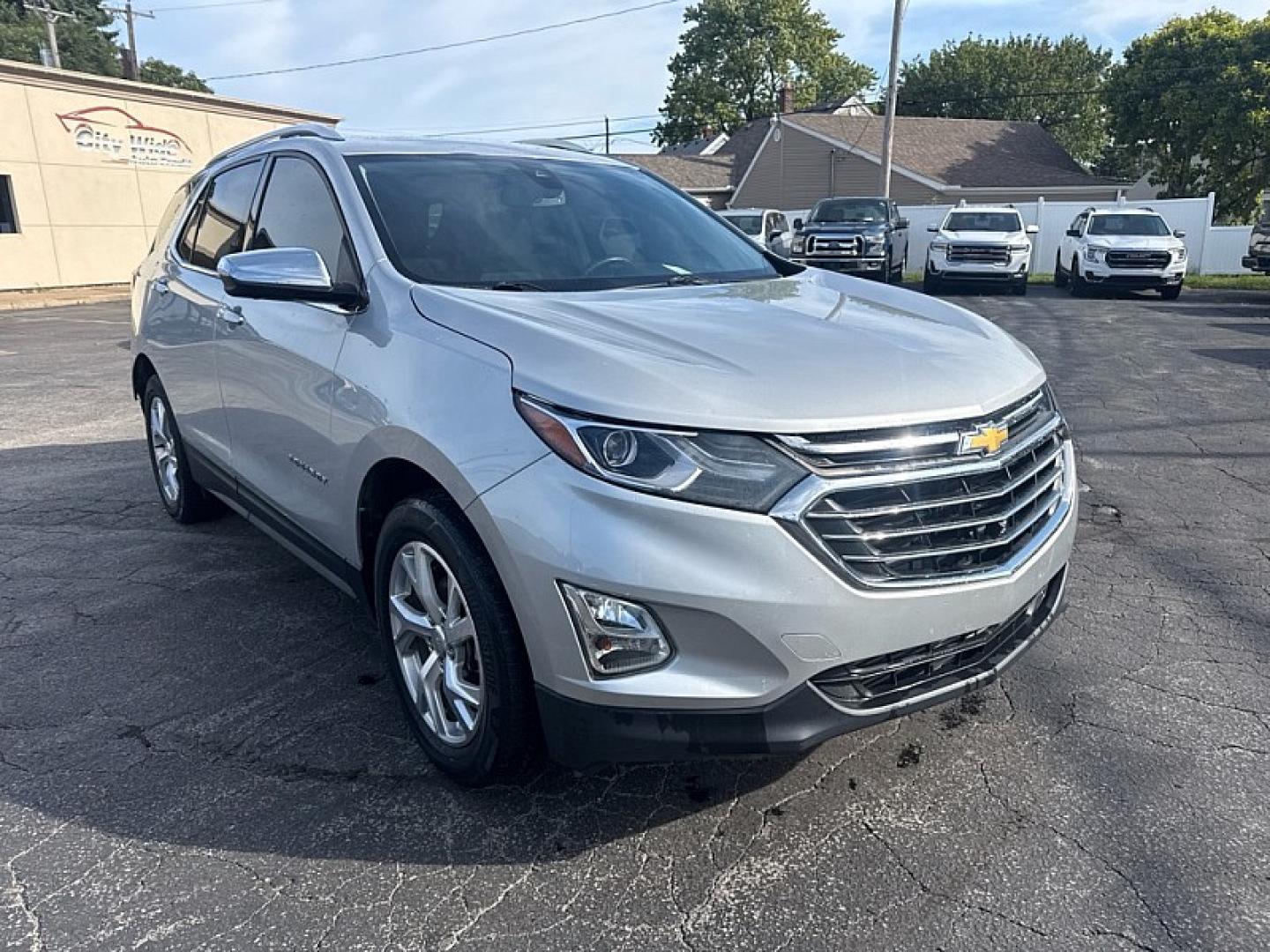 2020 SILVER /BLACK Chevrolet Equinox Premier 1.5 AWD (2GNAXXEV3L6) with an 1.5L L4 DOHC 16V TURBO engine, 6A transmission, located at 3304 Woodville Road, Northwood, OH, 43619, (419) 210-8019, 41.612694, -83.480743 - Your #1 Destination for Auto Loans and mdash;No Matter Your Credit!At our dealership, we believe everyone deserves the opportunity to drive their dream car and mdash;whether you have good credit, bad credit, or no credit at all. With a wide selection of hundreds of cars, trucks, and SUVs, you'll fin- Photo#6