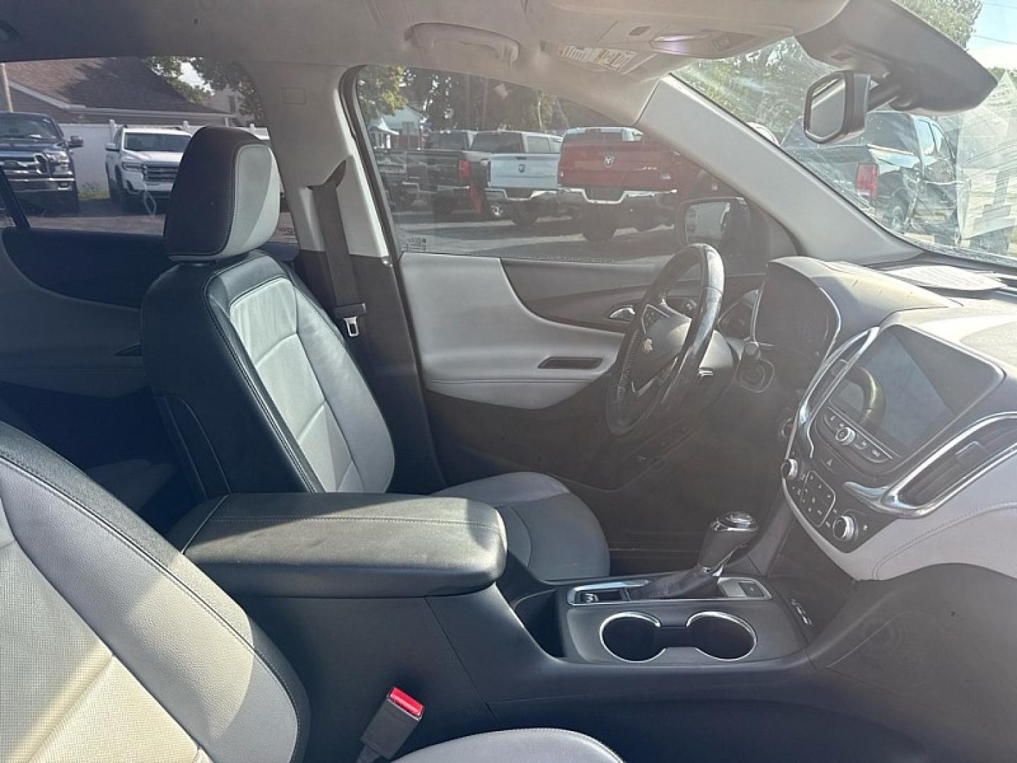 2020 SILVER /BLACK Chevrolet Equinox Premier 1.5 AWD (2GNAXXEV3L6) with an 1.5L L4 DOHC 16V TURBO engine, 6A transmission, located at 3304 Woodville Road, Northwood, OH, 43619, (419) 210-8019, 41.612694, -83.480743 - Your #1 Destination for Auto Loans and mdash;No Matter Your Credit!At our dealership, we believe everyone deserves the opportunity to drive their dream car and mdash;whether you have good credit, bad credit, or no credit at all. With a wide selection of hundreds of cars, trucks, and SUVs, you'll fin- Photo#15