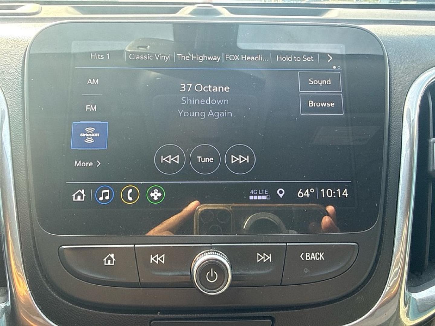 2020 SILVER /BLACK Chevrolet Equinox Premier 1.5 AWD (2GNAXXEV3L6) with an 1.5L L4 DOHC 16V TURBO engine, 6A transmission, located at 3304 Woodville Road, Northwood, OH, 43619, (419) 210-8019, 41.612694, -83.480743 - Your #1 Destination for Auto Loans and mdash;No Matter Your Credit!At our dealership, we believe everyone deserves the opportunity to drive their dream car and mdash;whether you have good credit, bad credit, or no credit at all. With a wide selection of hundreds of cars, trucks, and SUVs, you'll fin- Photo#17