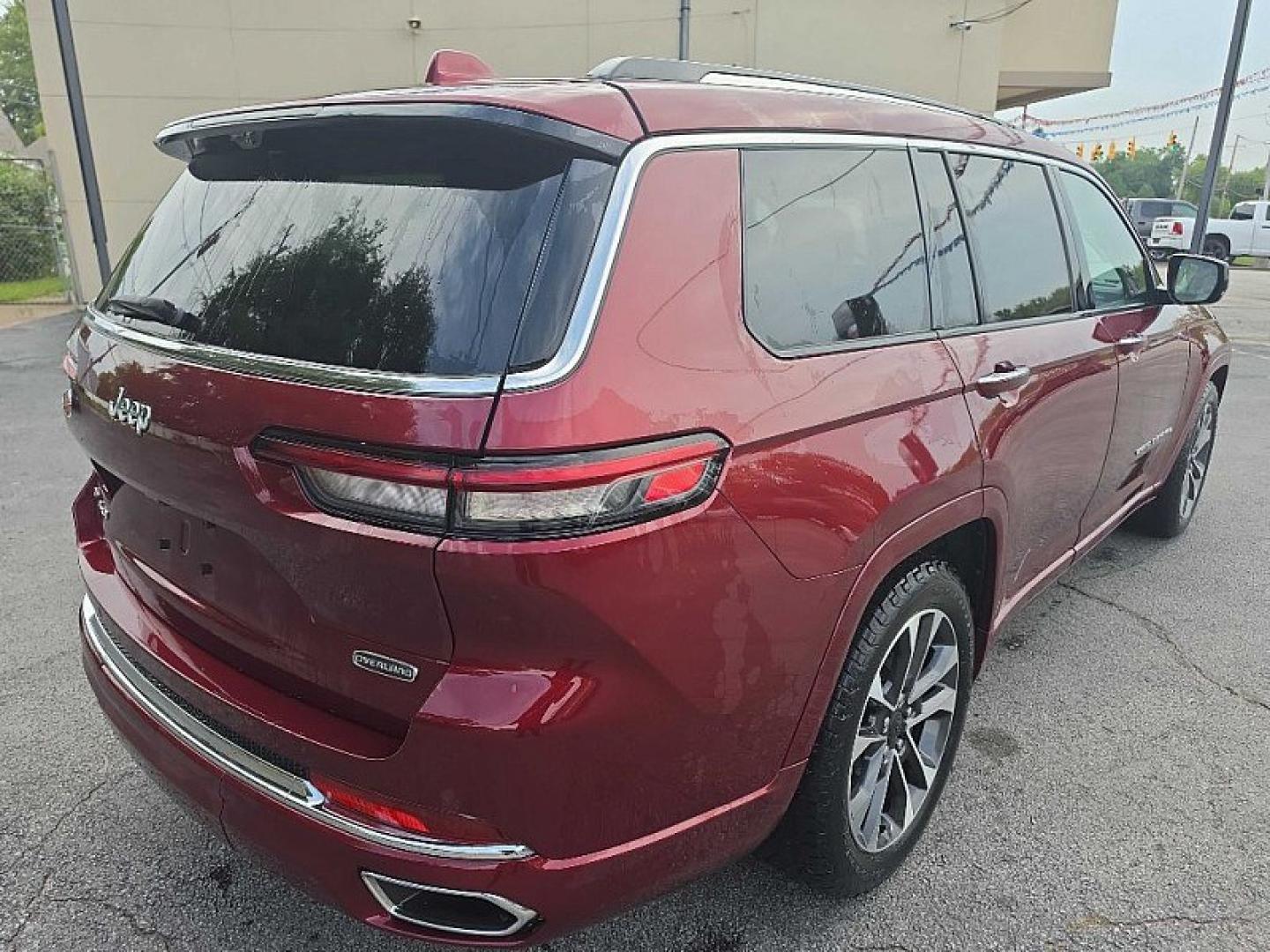 2021 RED /TAN Jeep Grand Cherokee L Overland 4WD (1C4RJKDT5M8) with an 5.7L V8 OHV 16V engine, 8A transmission, located at 3304 Woodville Road, Northwood, OH, 43619, (419) 210-8019, 41.612694, -83.480743- Photo#4